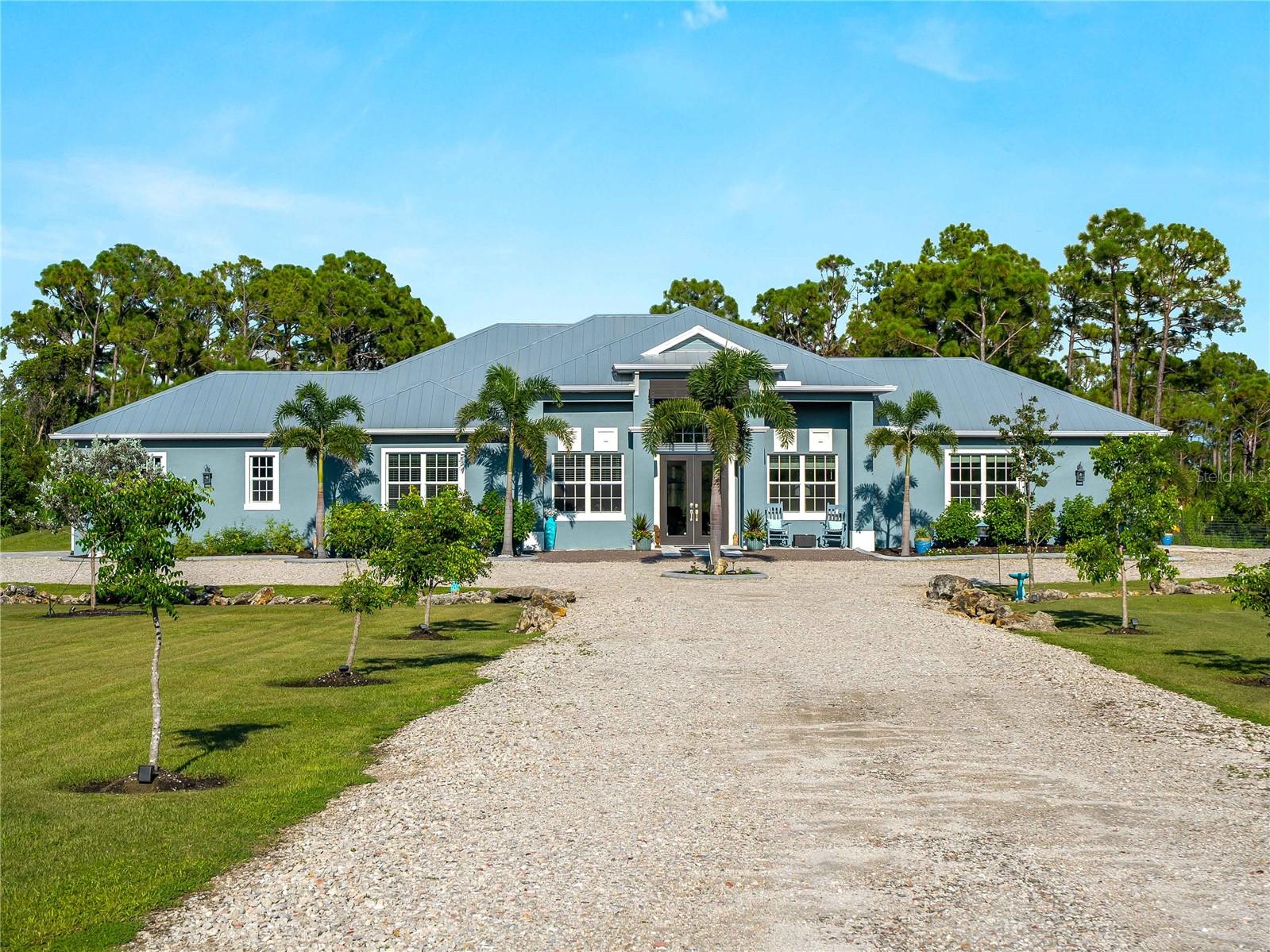9016 Falcon Ct, Venice, FL 34293