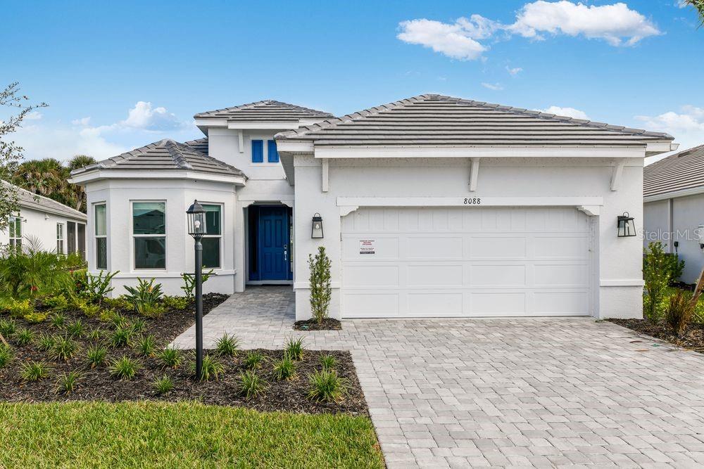 8088 Moonbeam Ave, Sarasota, FL 34241