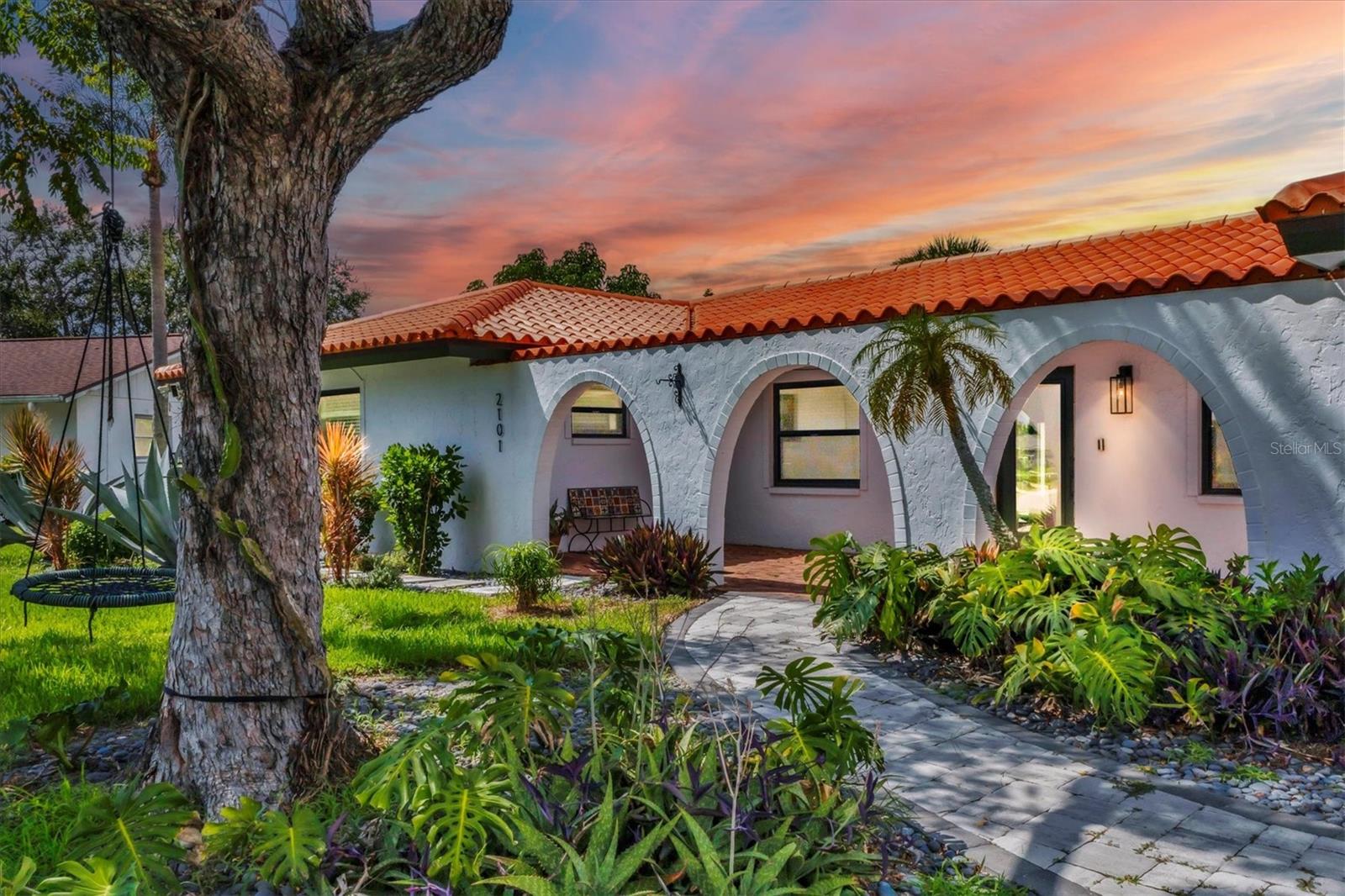 2101 River Ridge Dr, Sarasota, FL 34239