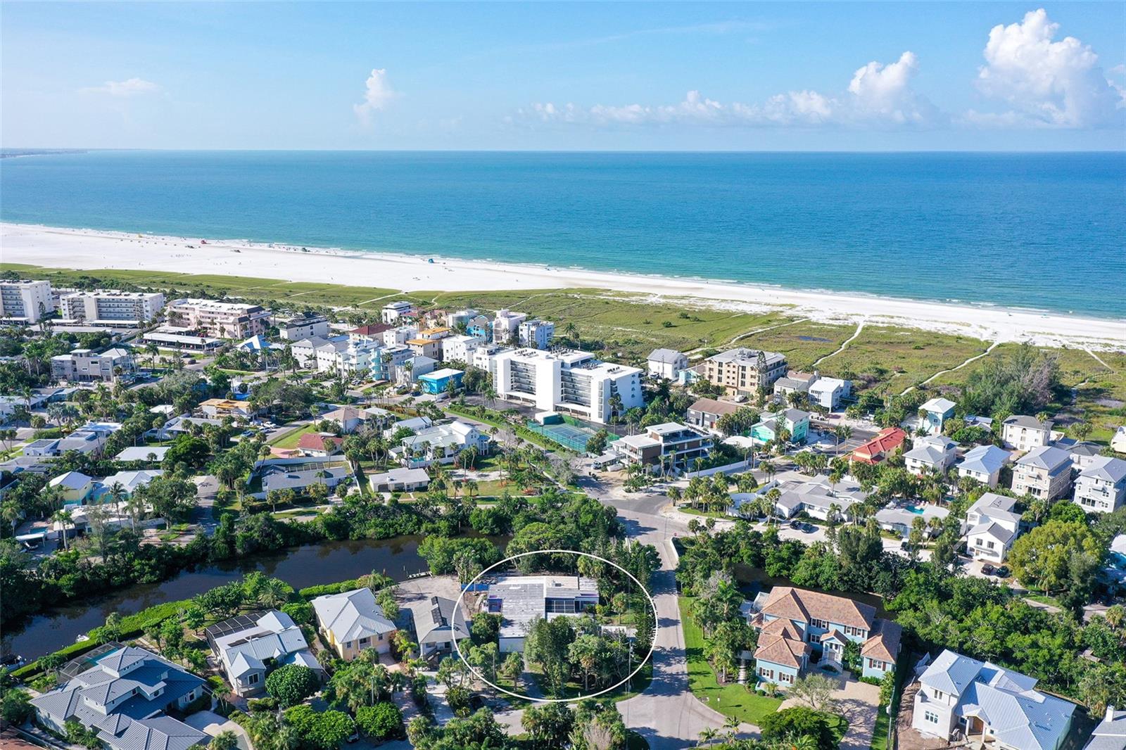 2 Island Cir, Sarasota, FL 34242