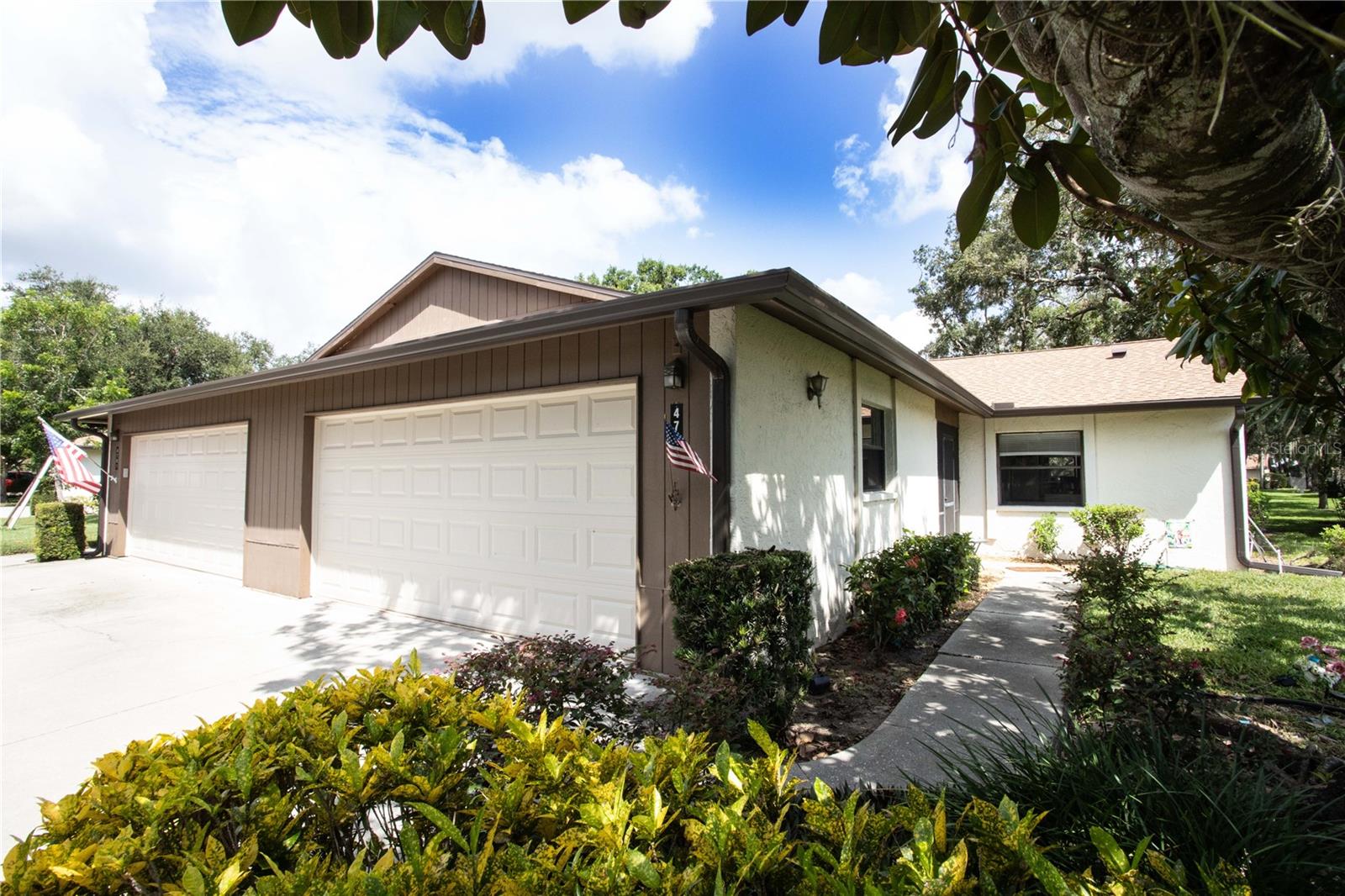 4703 Oak Hill Dr #4, Sarasota, FL 34232