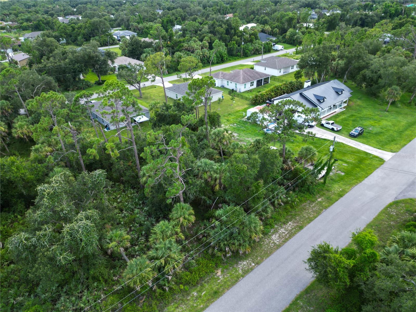 Leesburg Ave, North Port, FL 34288