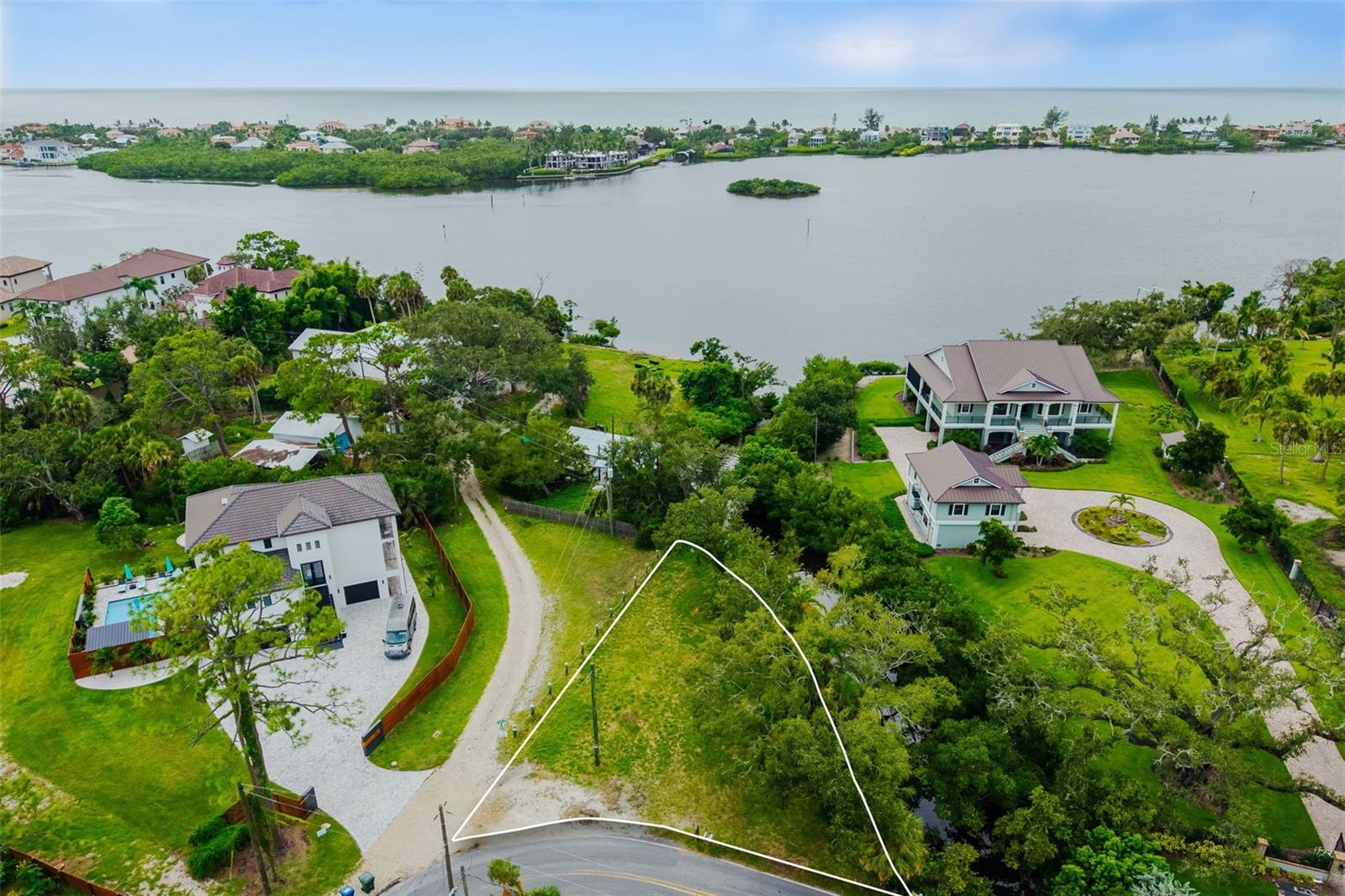 Oak St, Nokomis, FL 34275