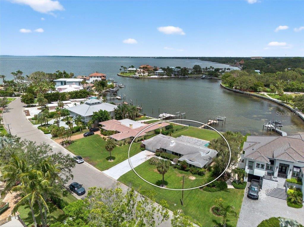 377 S Shore Dr, Sarasota, FL 34234