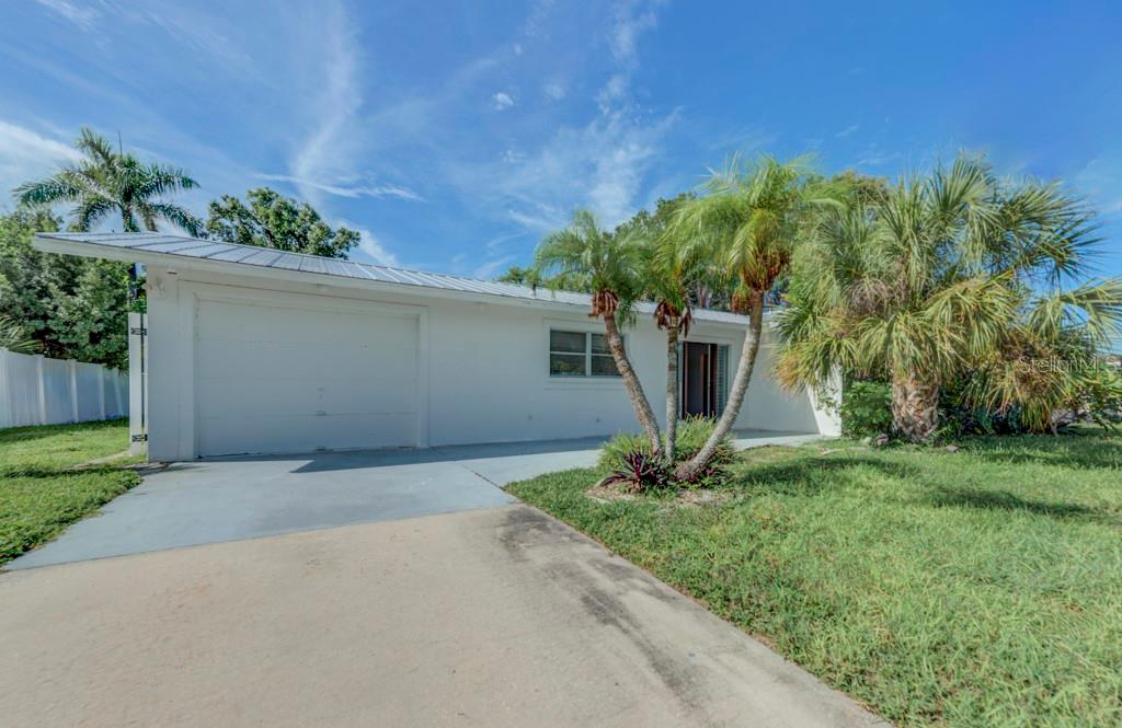 2138 Pine Ter, Sarasota, FL 34231