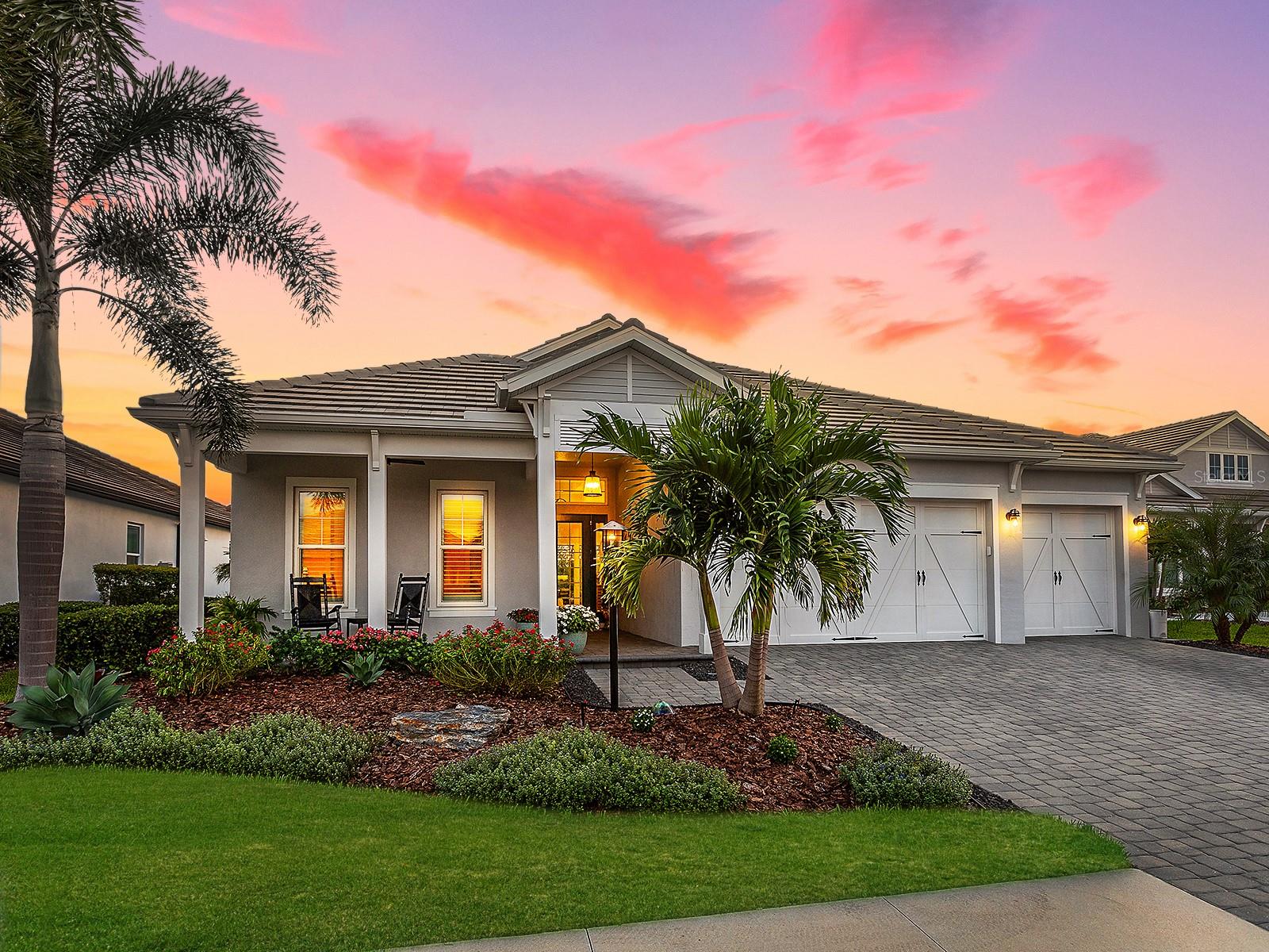 8273 Grande Shores Dr, Sarasota, FL 34240