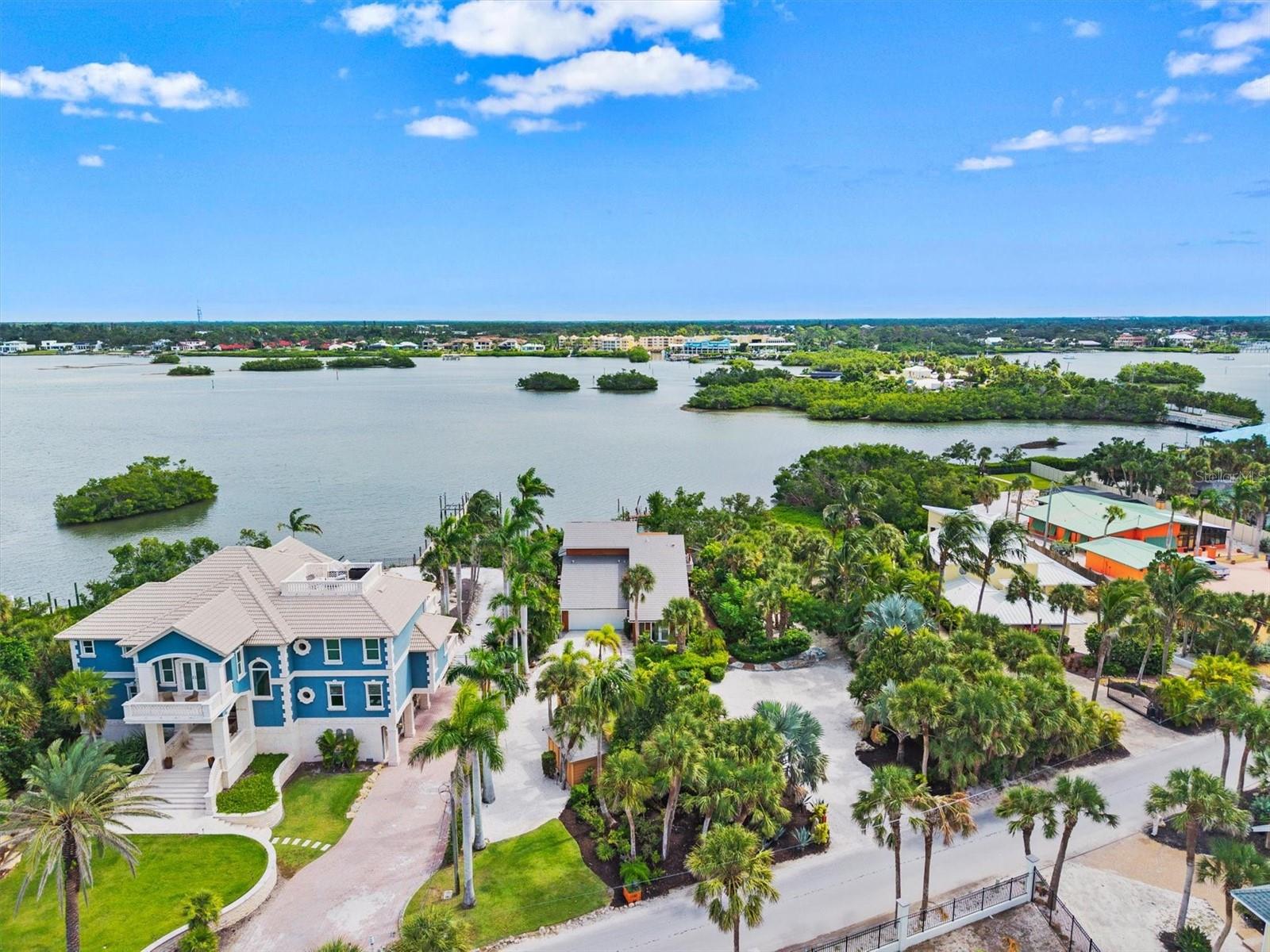 140 N Casey Key Rd, Osprey, FL 34229