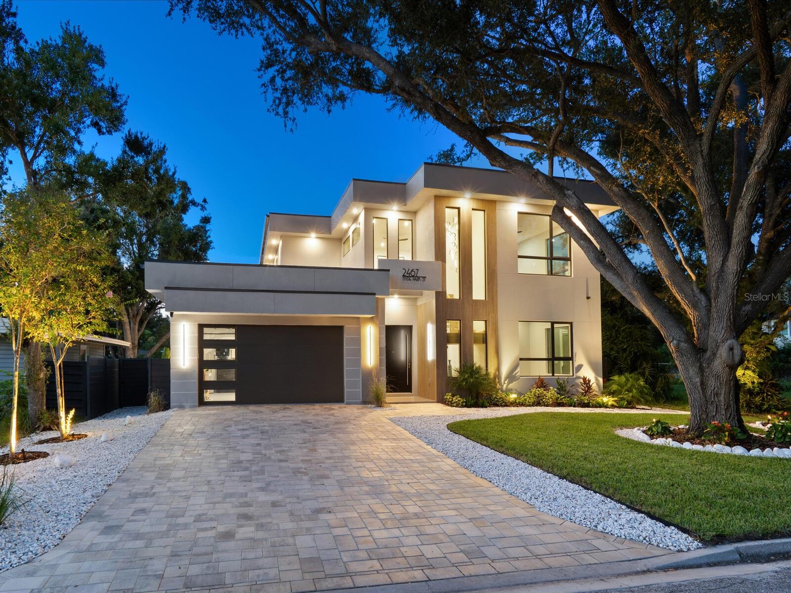 2467 Hyde Park St, Sarasota, FL 34239