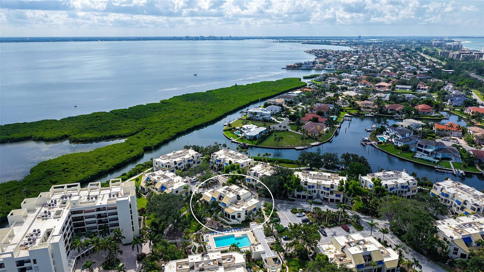 1922 Harbourside Dr #1104, Longboat Key, FL 34228