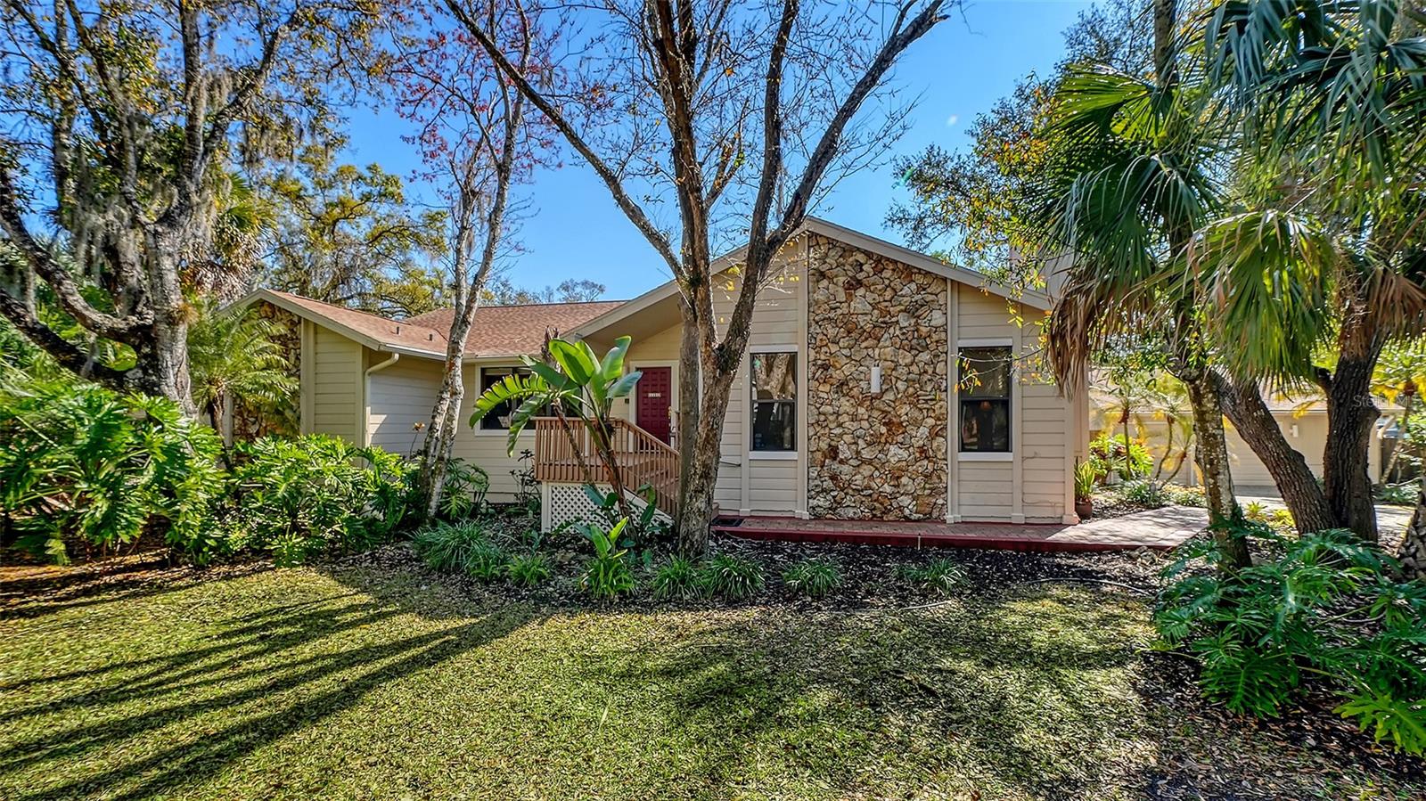 4390 Woodview Dr, Sarasota, FL 34232