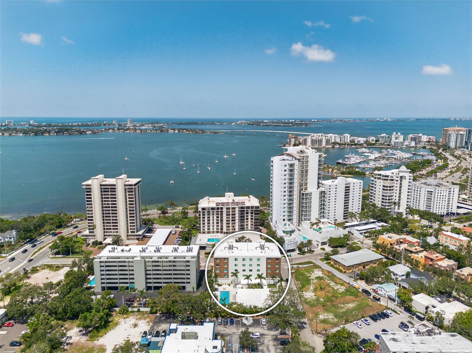 711 S Palm Ave #303, Sarasota, FL 34236