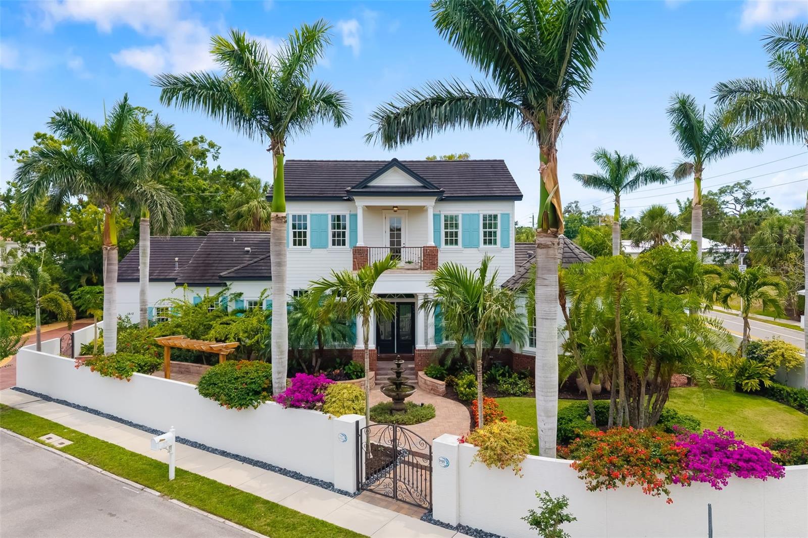 1810 Lincoln Dr, Sarasota, FL 34236