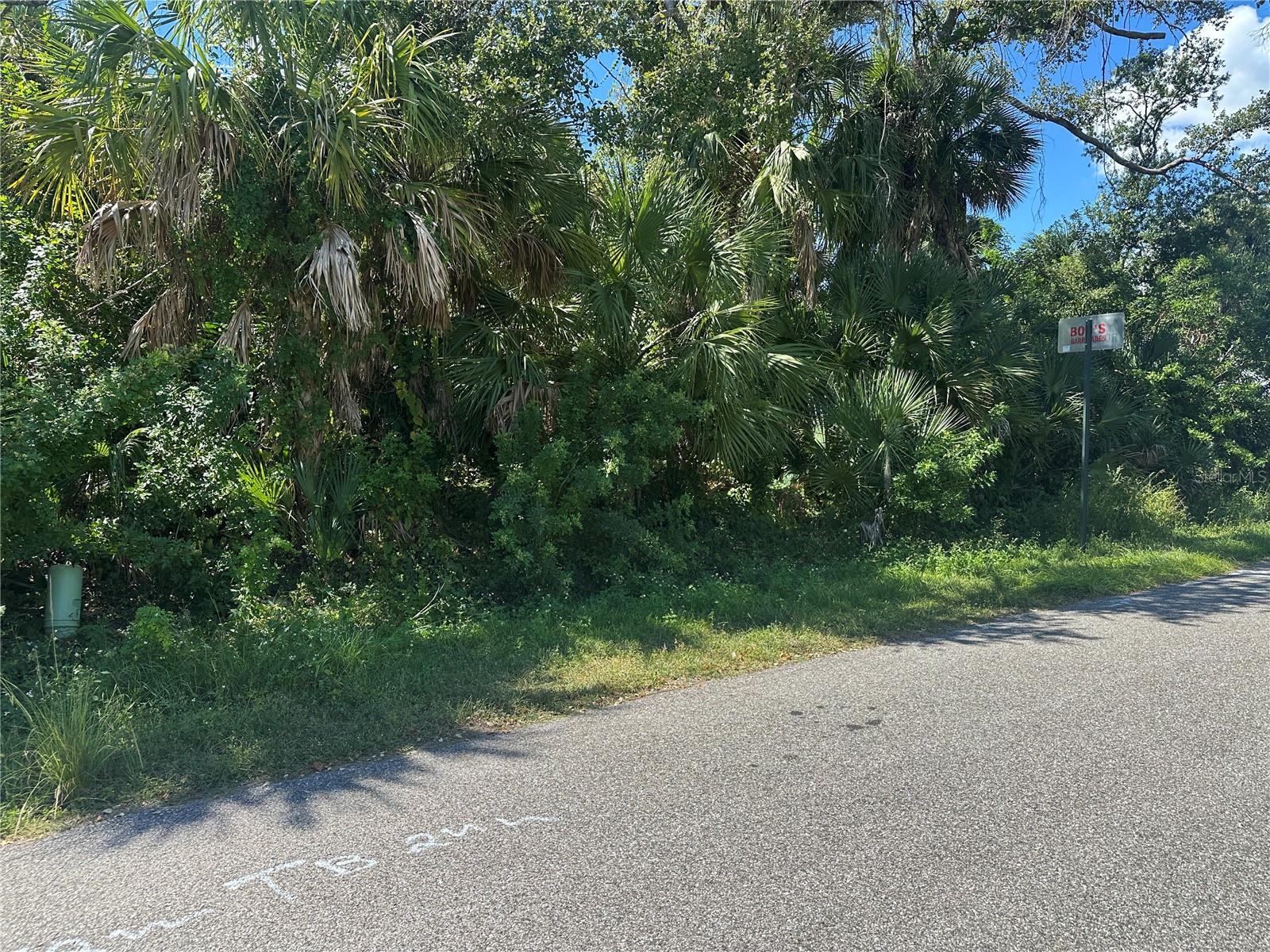 Shady Ave, North Port, FL 34286