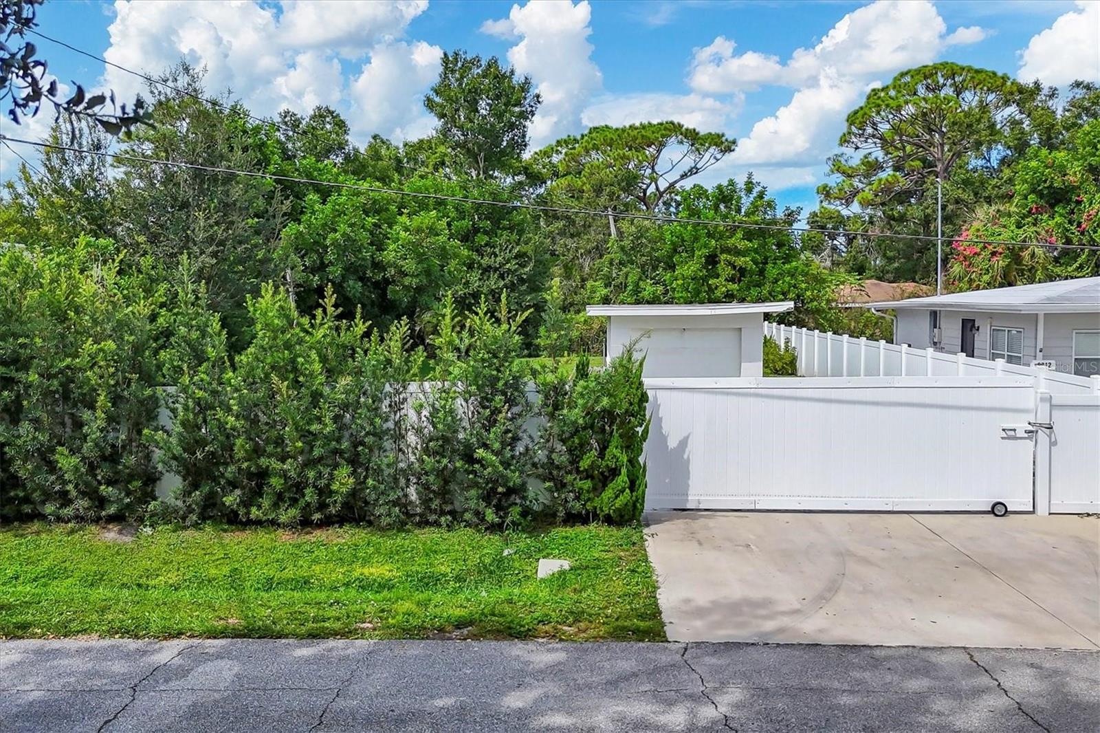 Stardust Pl, Sarasota, FL 34232