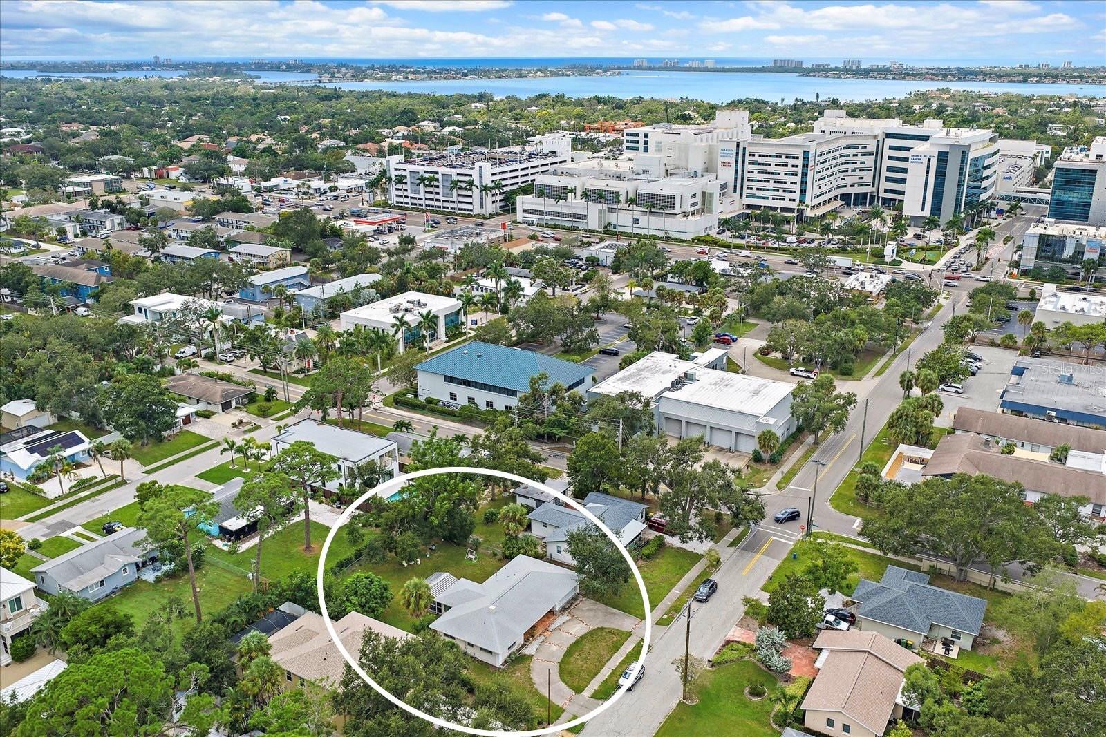 2122 Waldemere St, Sarasota, FL 34239