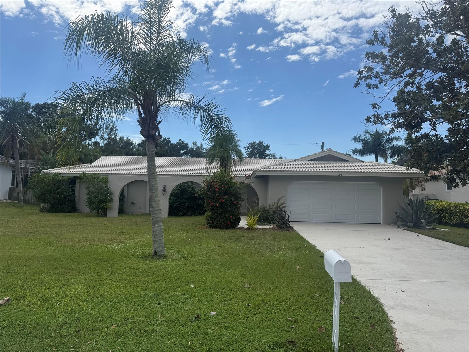 106 Raphael Pl, Nokomis, FL 34275