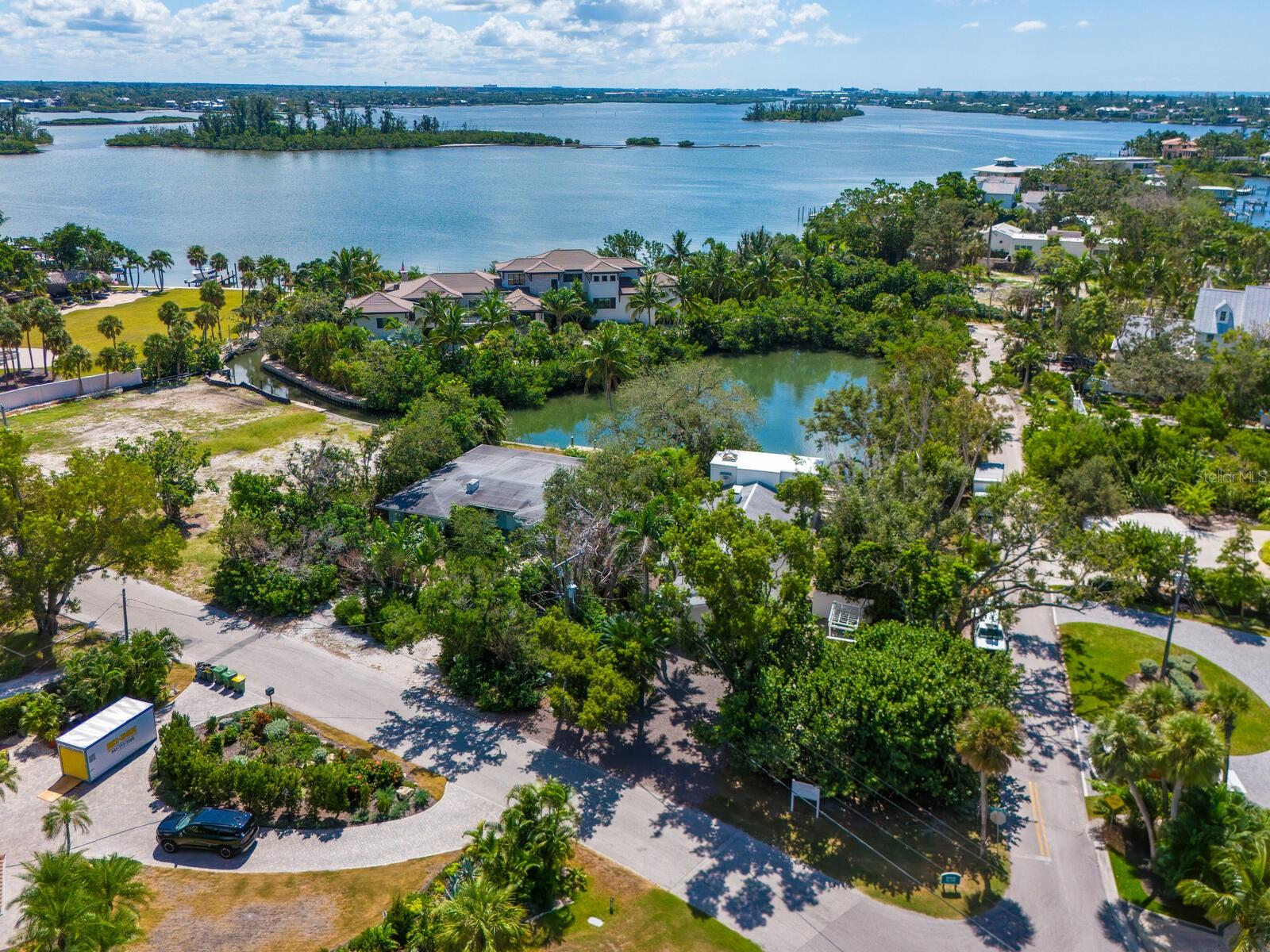3721 Flamingo Ave, Sarasota, FL 34242