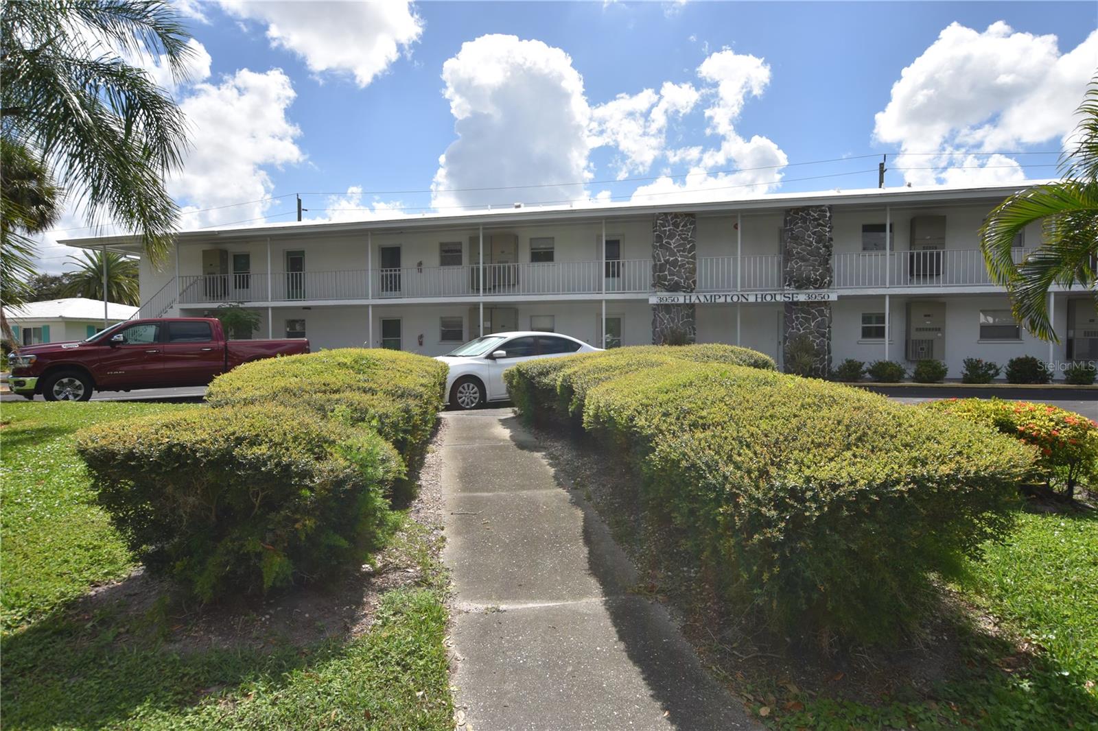 3950 Roxane Blvd #2b, Sarasota, FL 34235