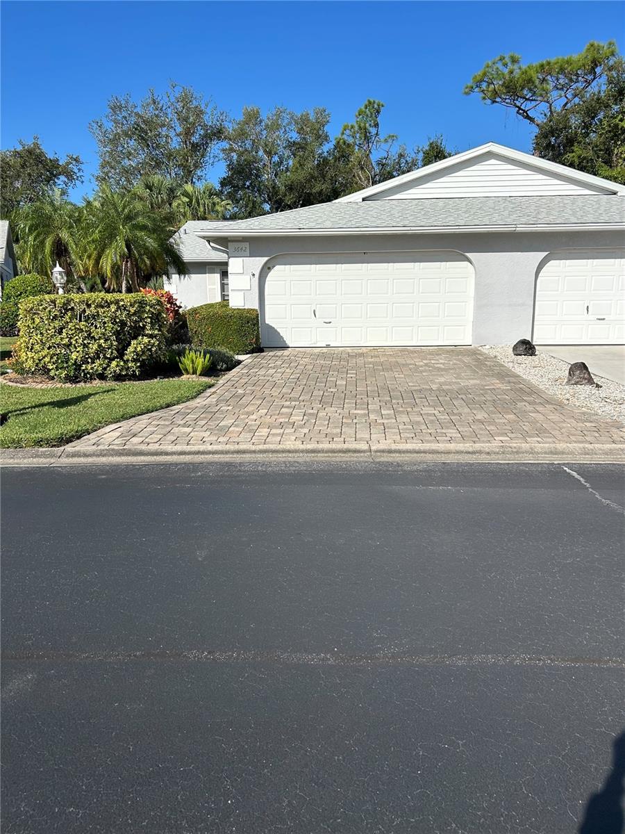 3642 Bonaventure Ct, Sarasota, FL 34243