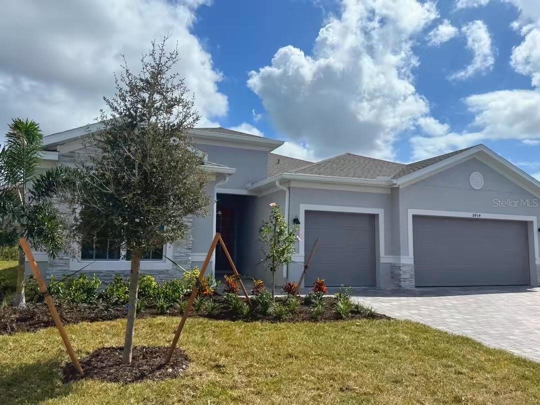 8434 Saint Kitts Cir, Englewood, FL 34224