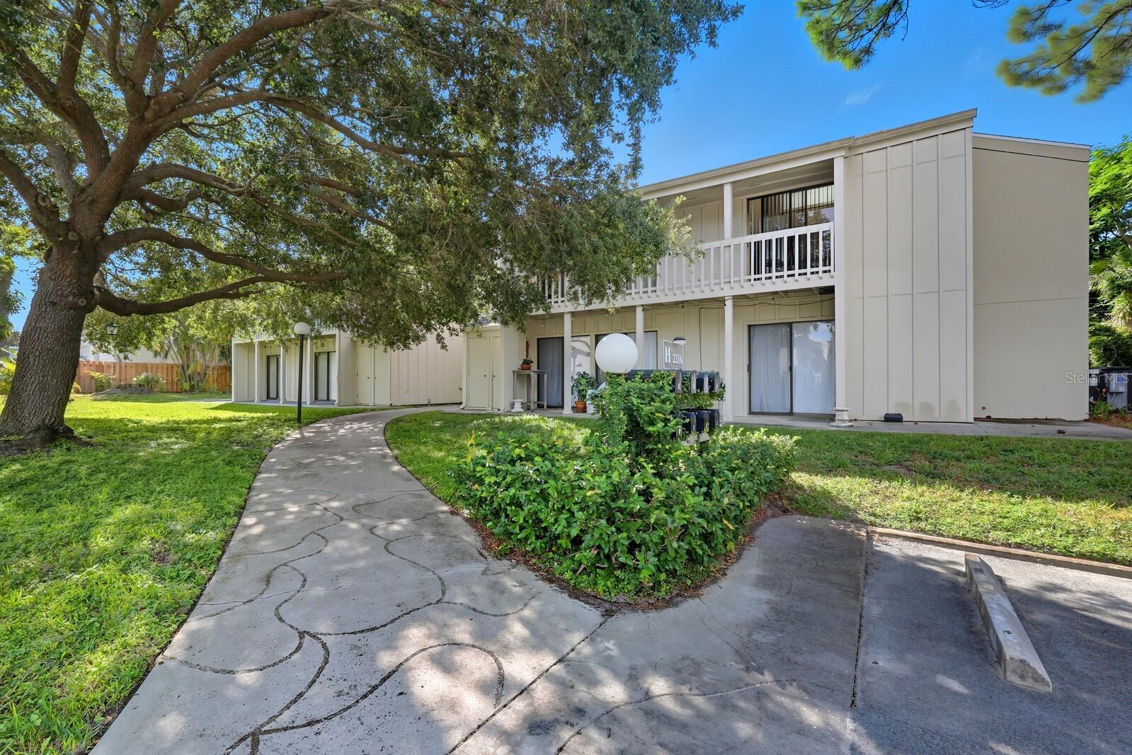 2216 Bahia Vista St #H1, Sarasota, FL 34239