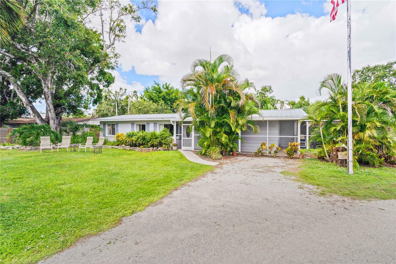 4429 Hicks St, Sarasota, FL 34233