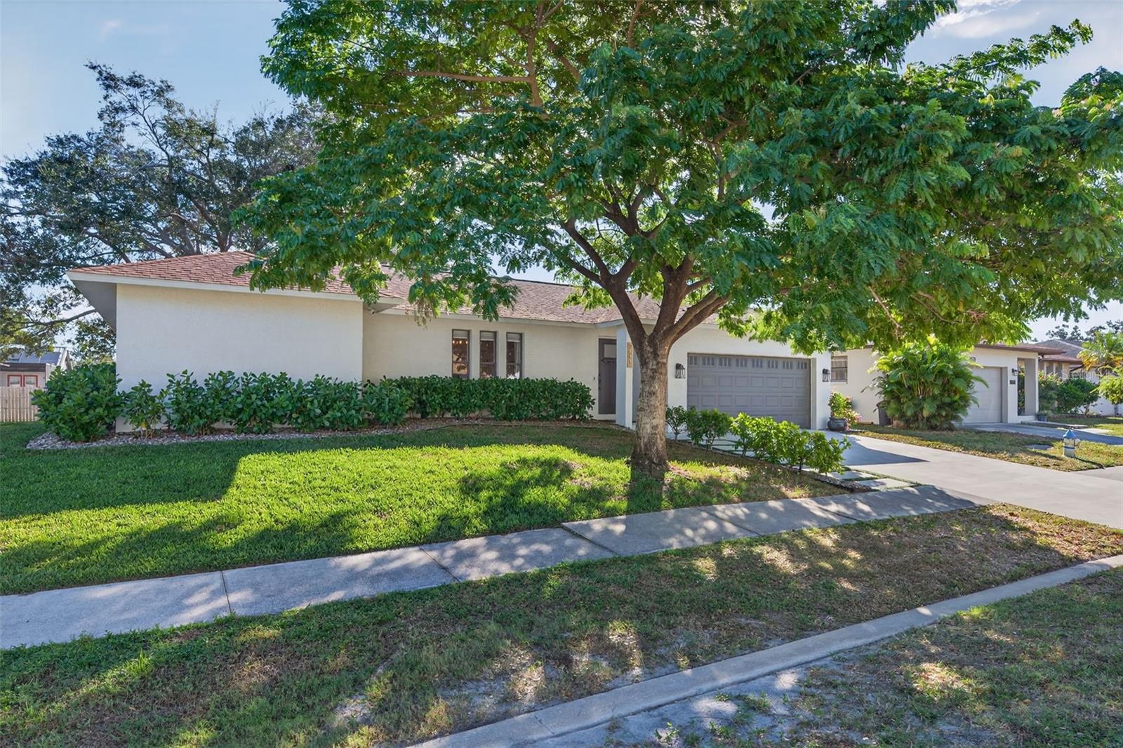 2553 W Scarlet Oak Ct, Sarasota, FL 34232