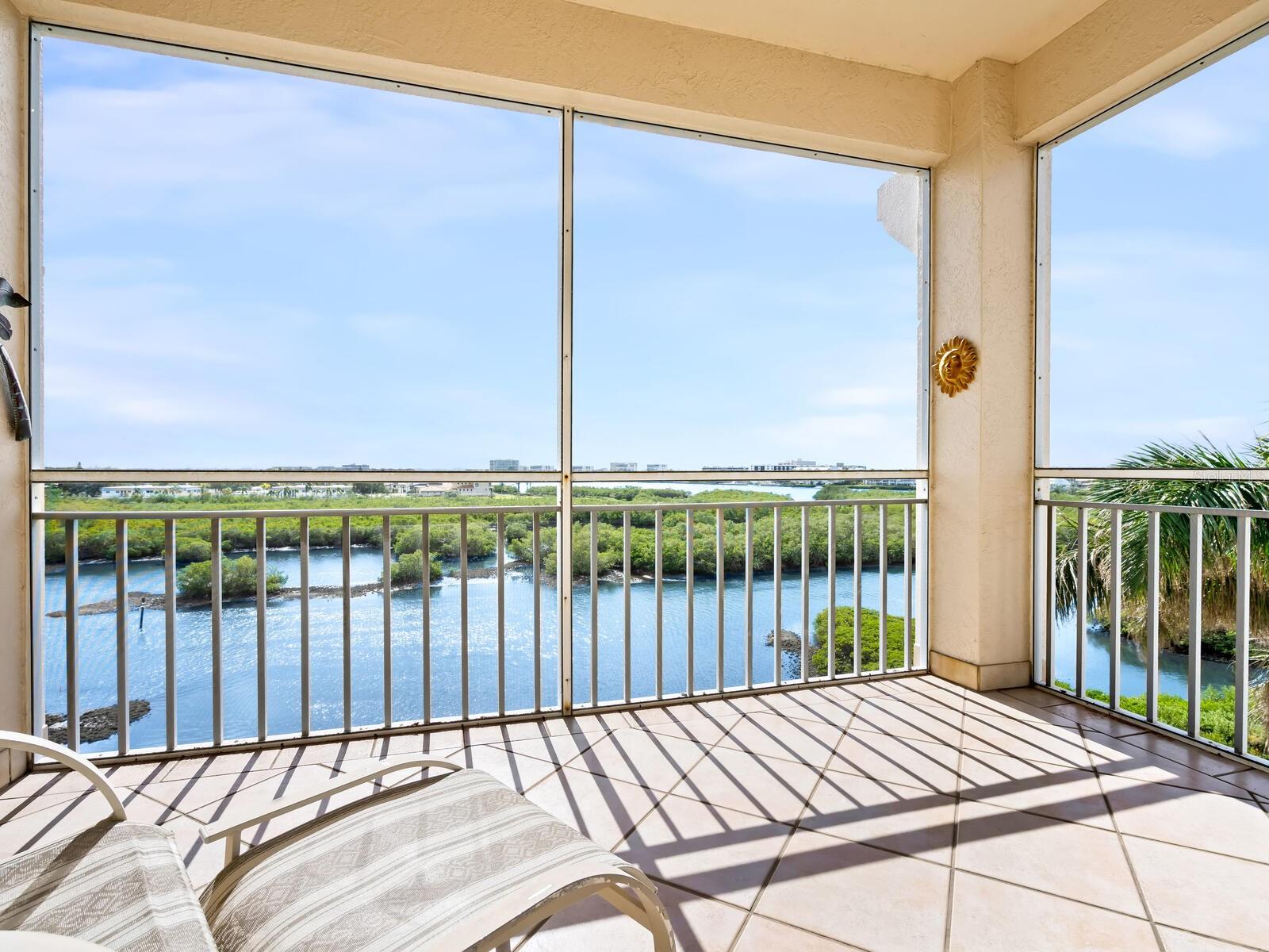 5440 Eagles Point Cir #405, Sarasota, FL 34231