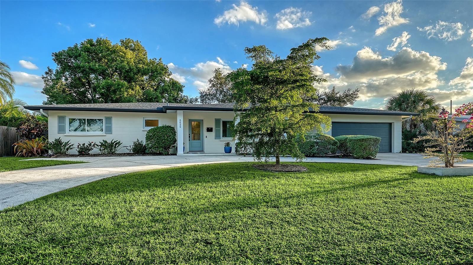 2426 Wisteria St, Sarasota, FL 34239
