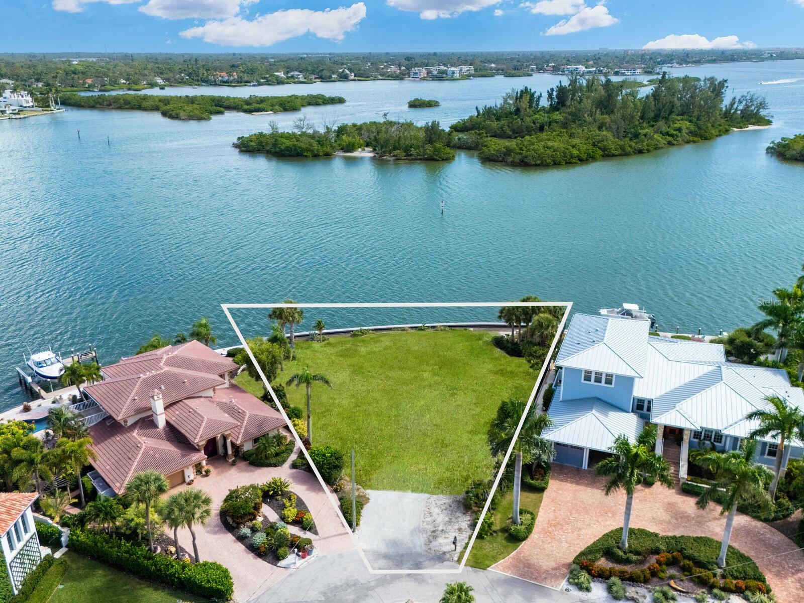 894 Freeling Dr, Sarasota, FL 34242