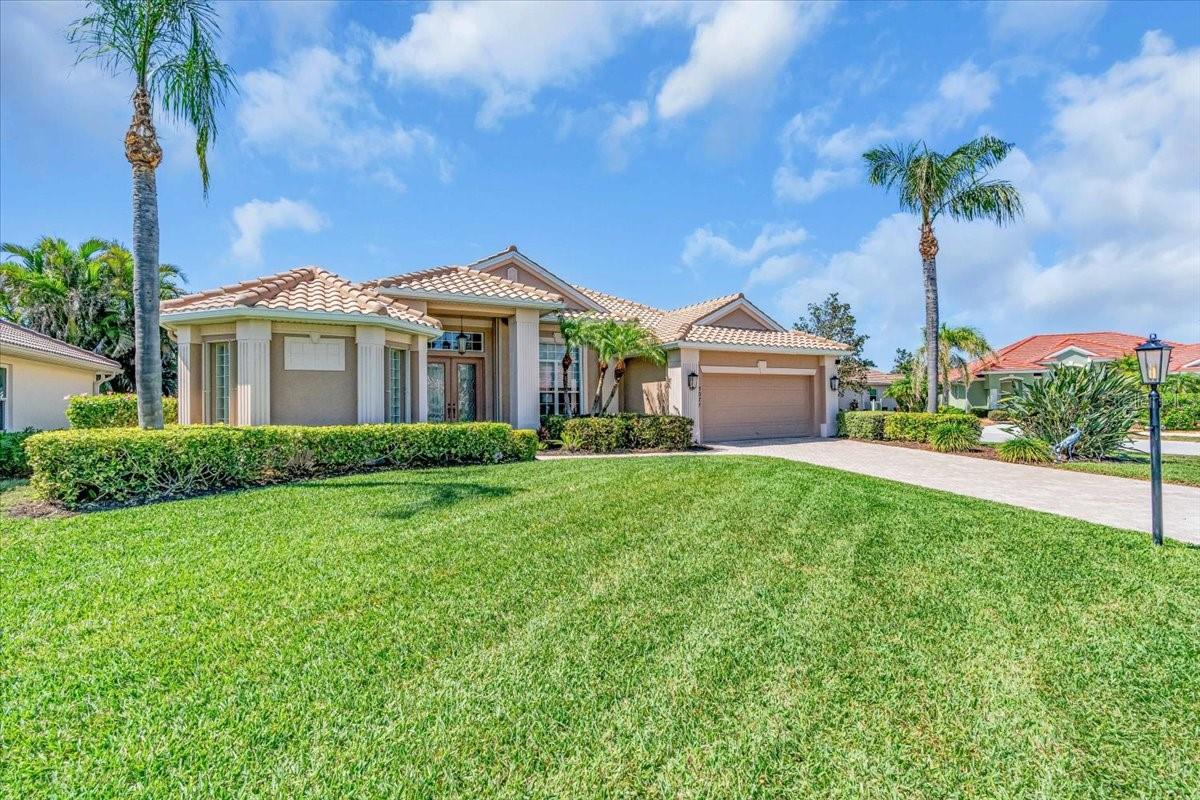 5077 Seagrass Dr, Venice, FL 34293