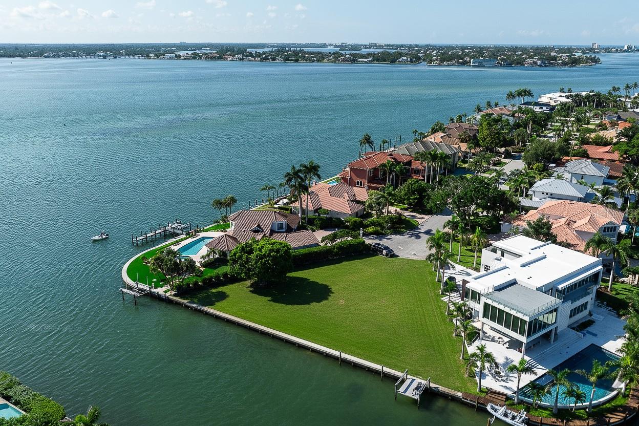 600 Mourning Dove Dr, Sarasota, FL 34236