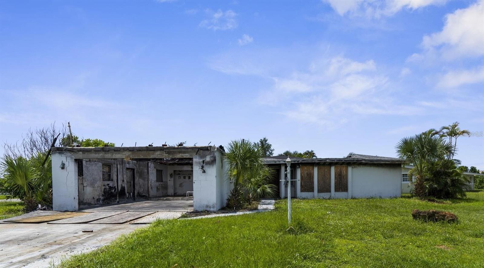 189 Cummins Ave Ne, Port Charlotte, FL 33952