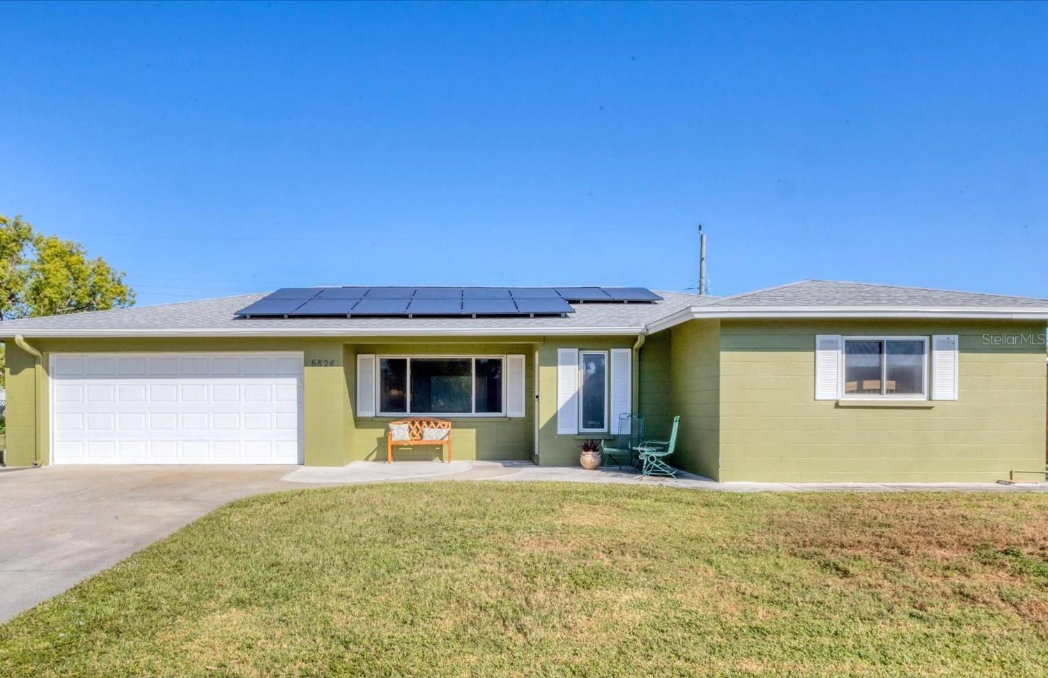 6824 Roxbury Dr, Sarasota, FL 34231