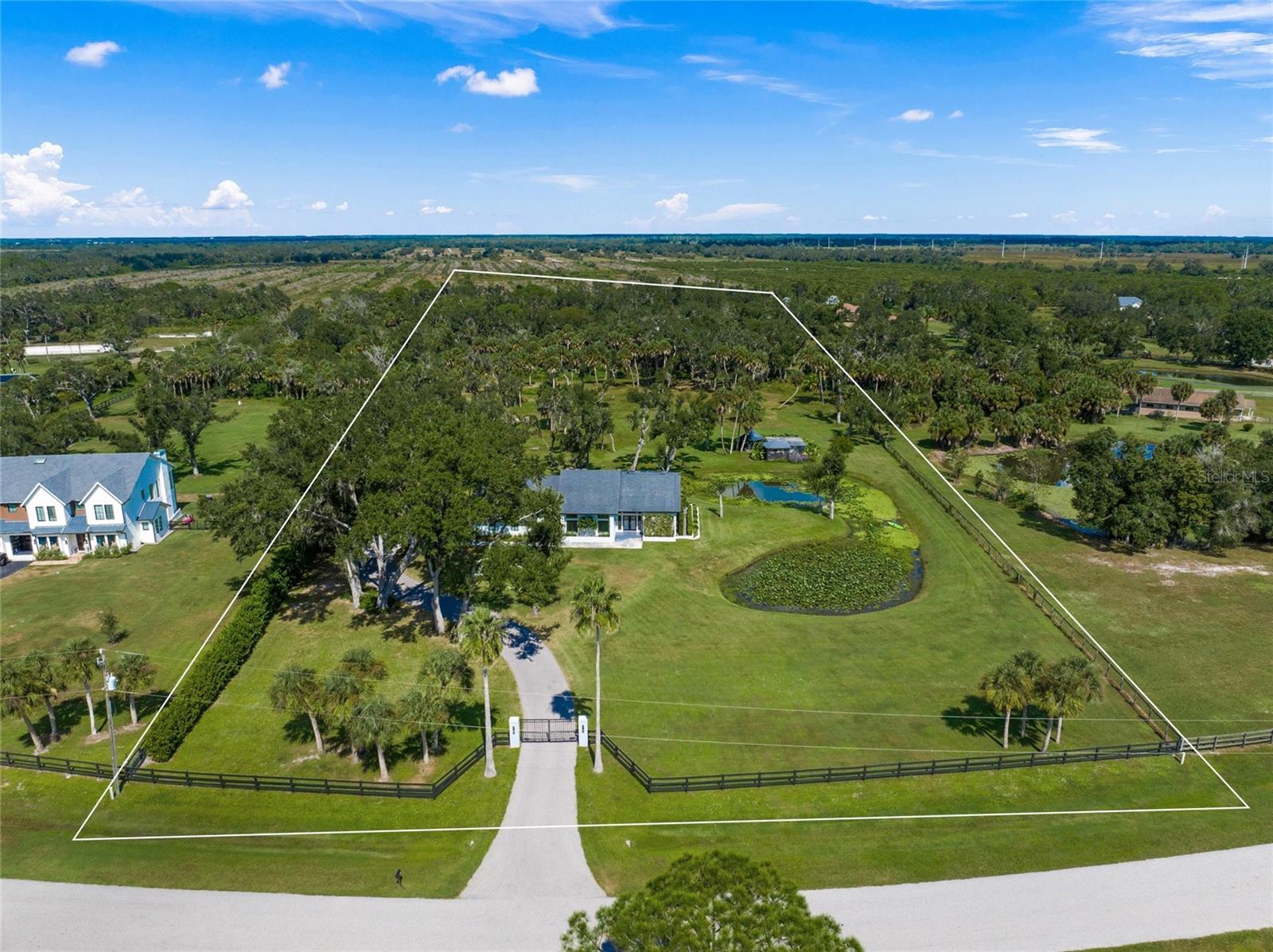 7012 Saddle Creek Cir, Sarasota, FL 34241