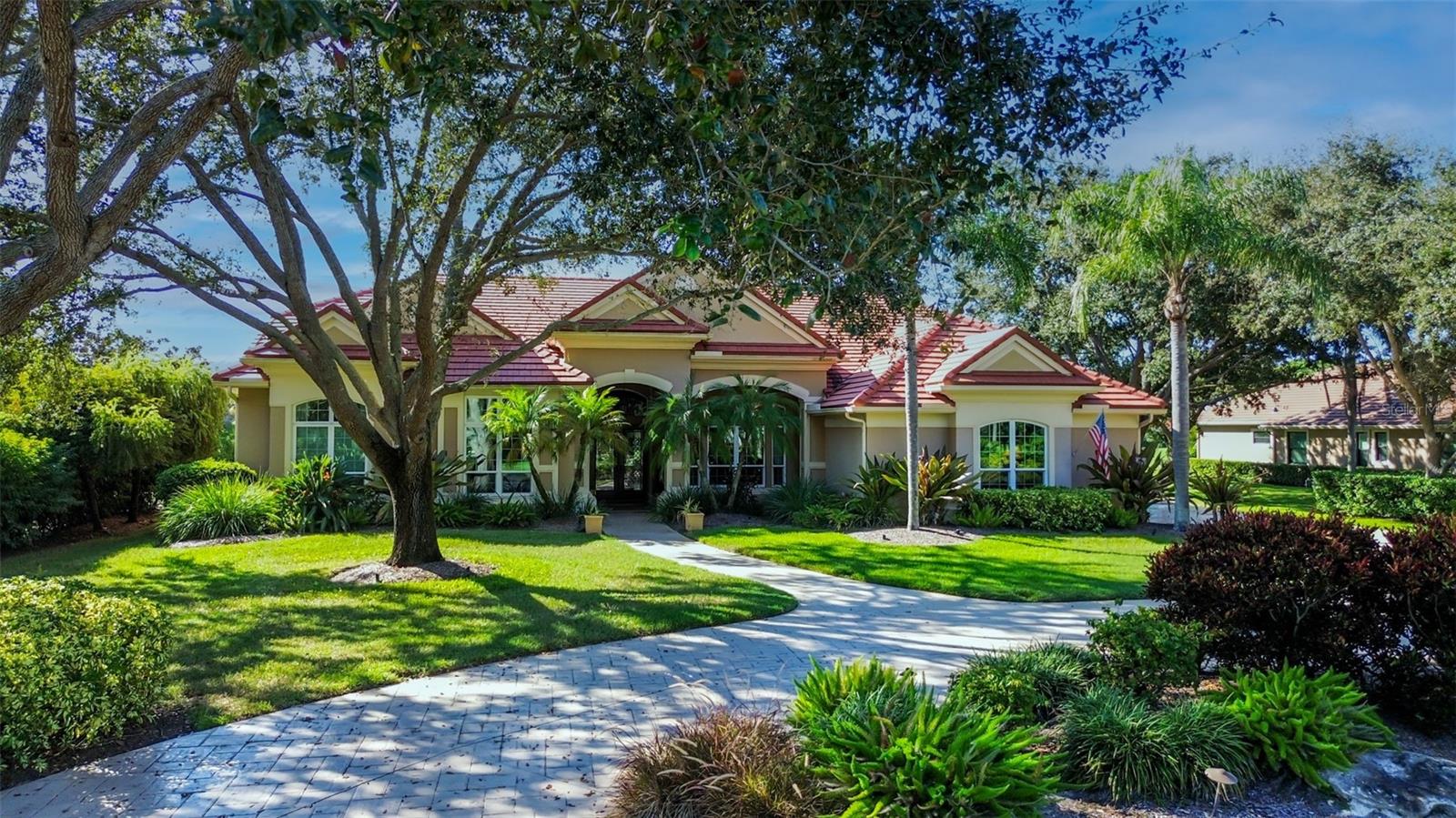 453 E Macewen Dr, Osprey, FL 34229