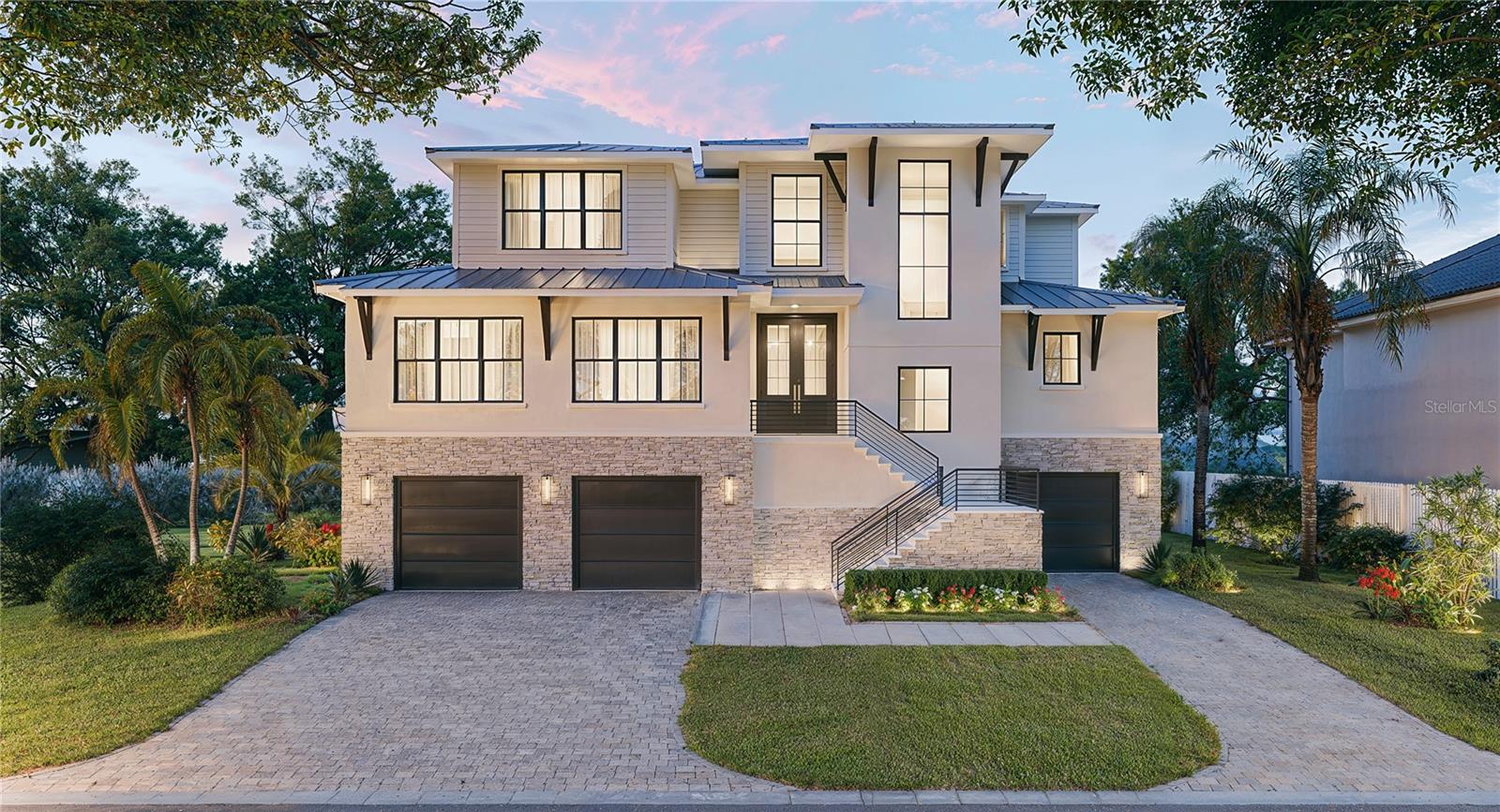 527 Freeling Dr, Sarasota, FL 34242