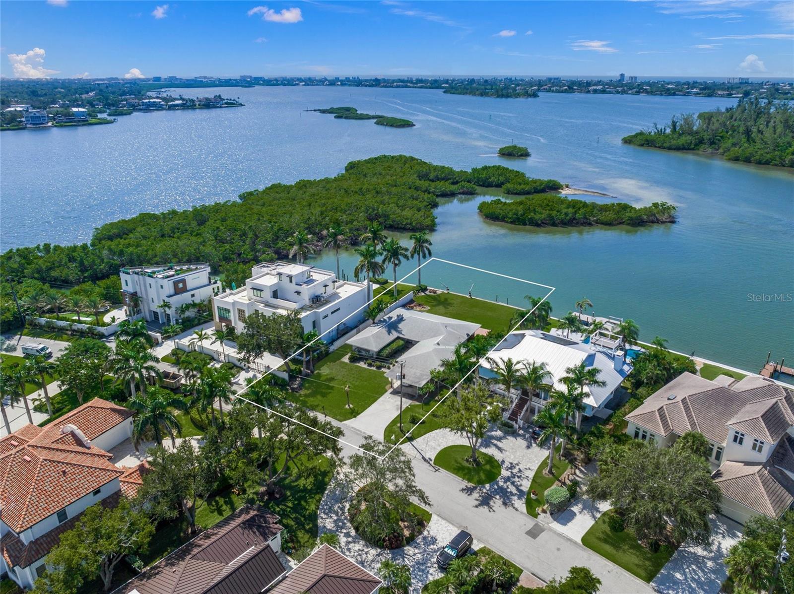 1386 Tangier Way, Sarasota, FL 34239