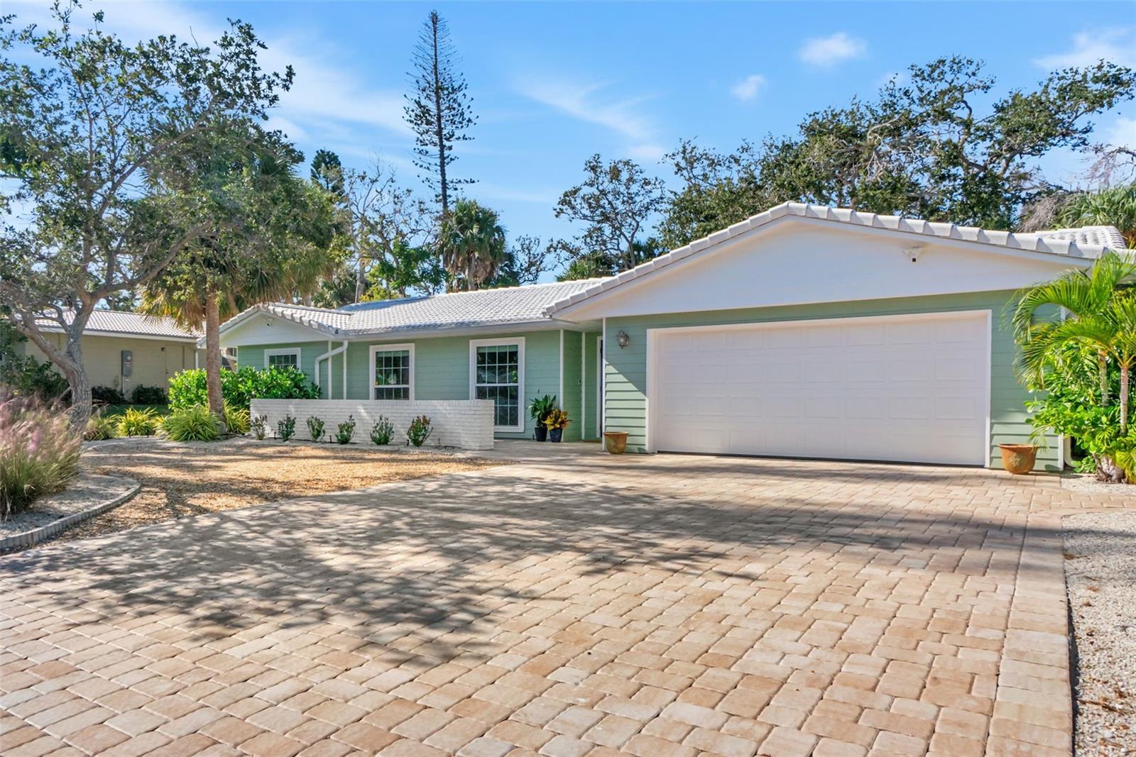 630 Venice Ln, Sarasota, FL 34242