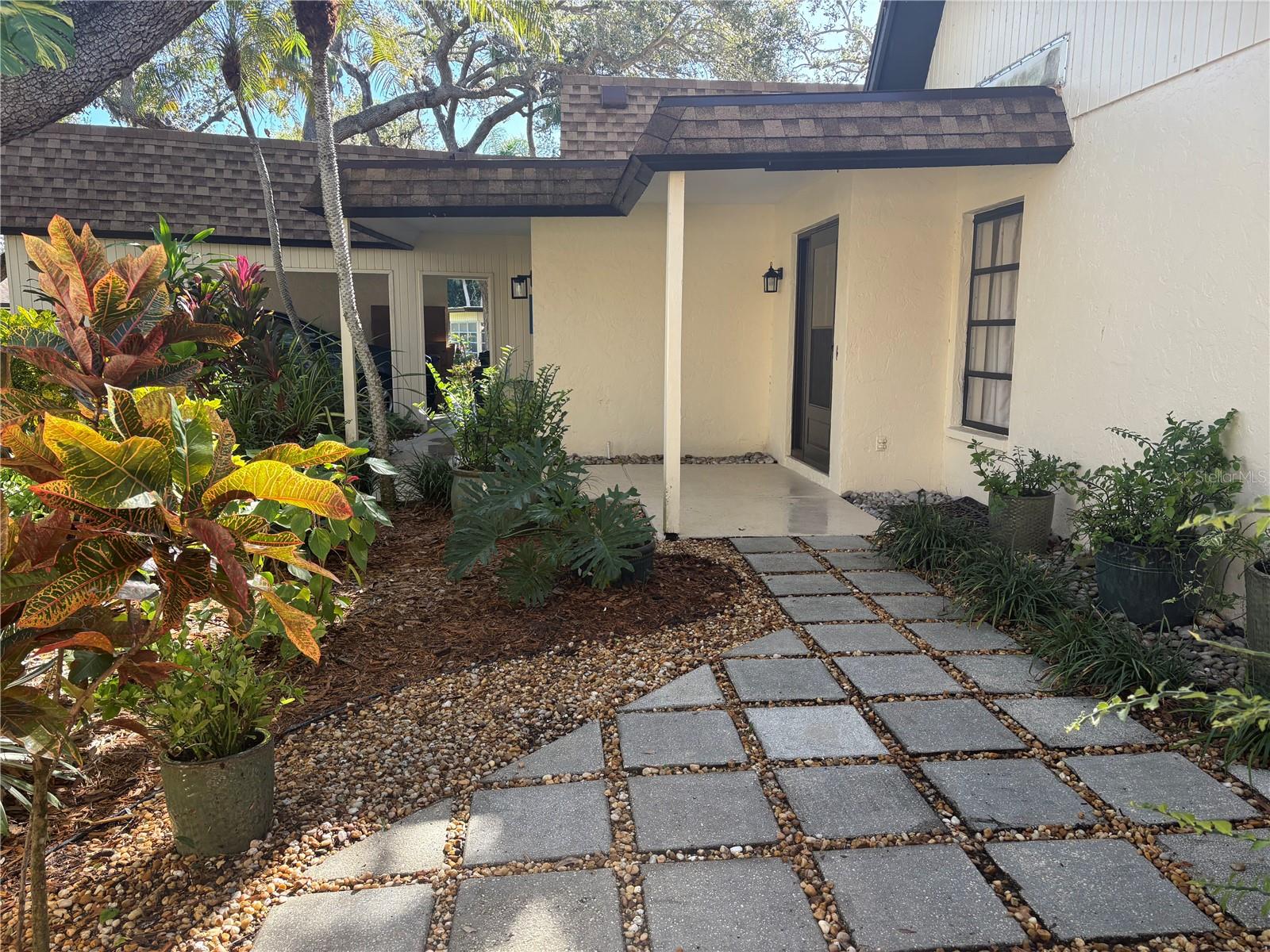 2237 Circlewood Dr #18, Sarasota, FL 34231