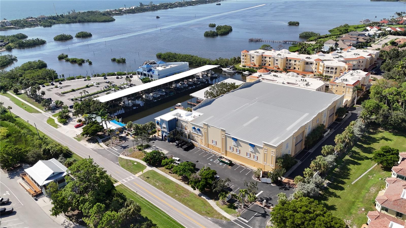 570 Blackburn Point Rd #2, Osprey, FL 34229