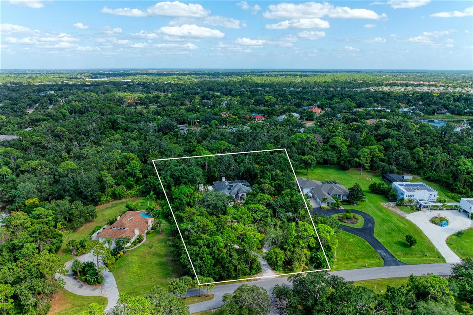 4823 Hoyer Dr, Sarasota, FL 34241