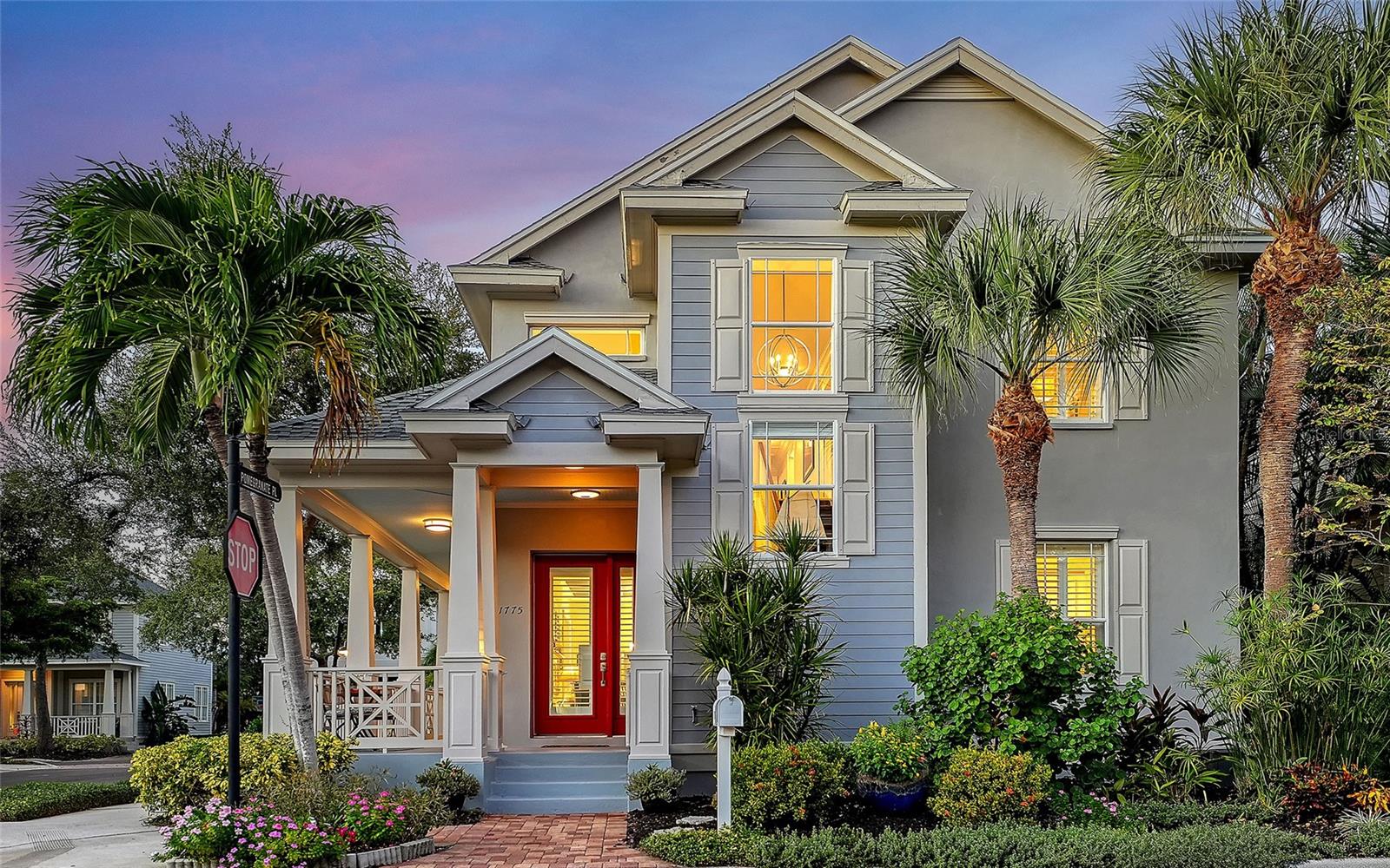 1775 Stapleton St, Sarasota, FL 34239