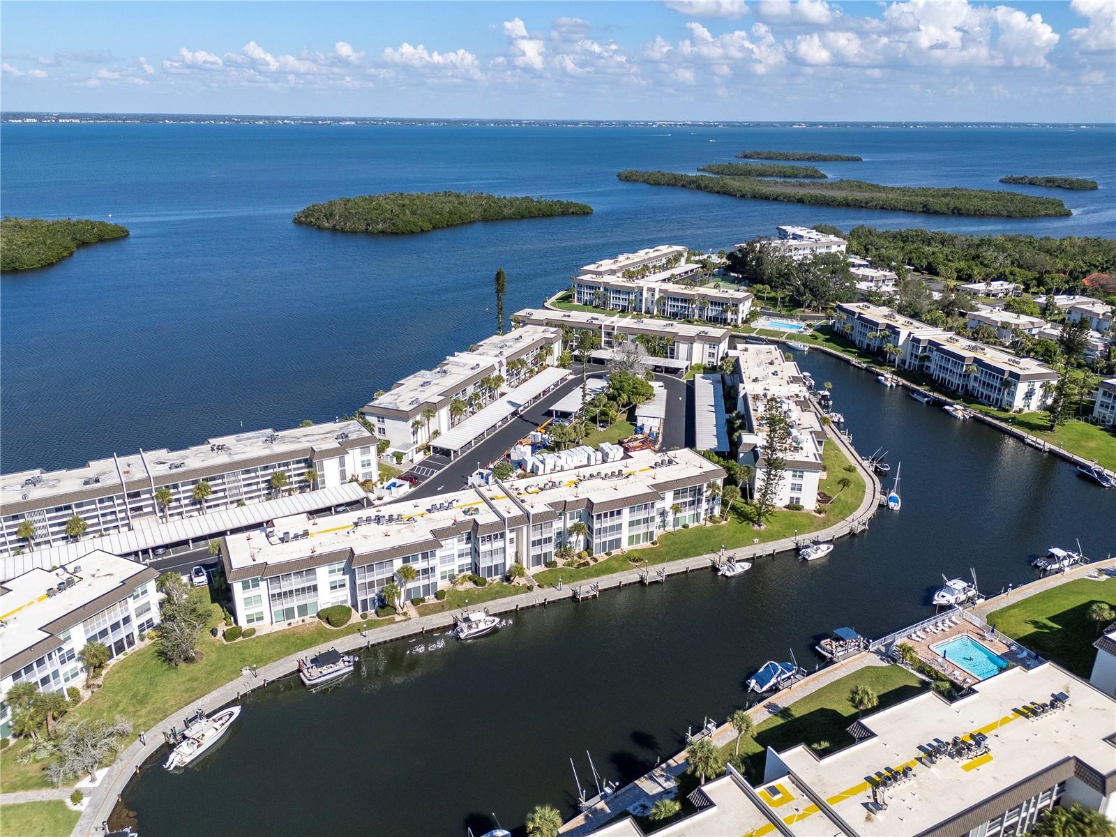 4390 Exeter Dr #305, Longboat Key, FL 34228