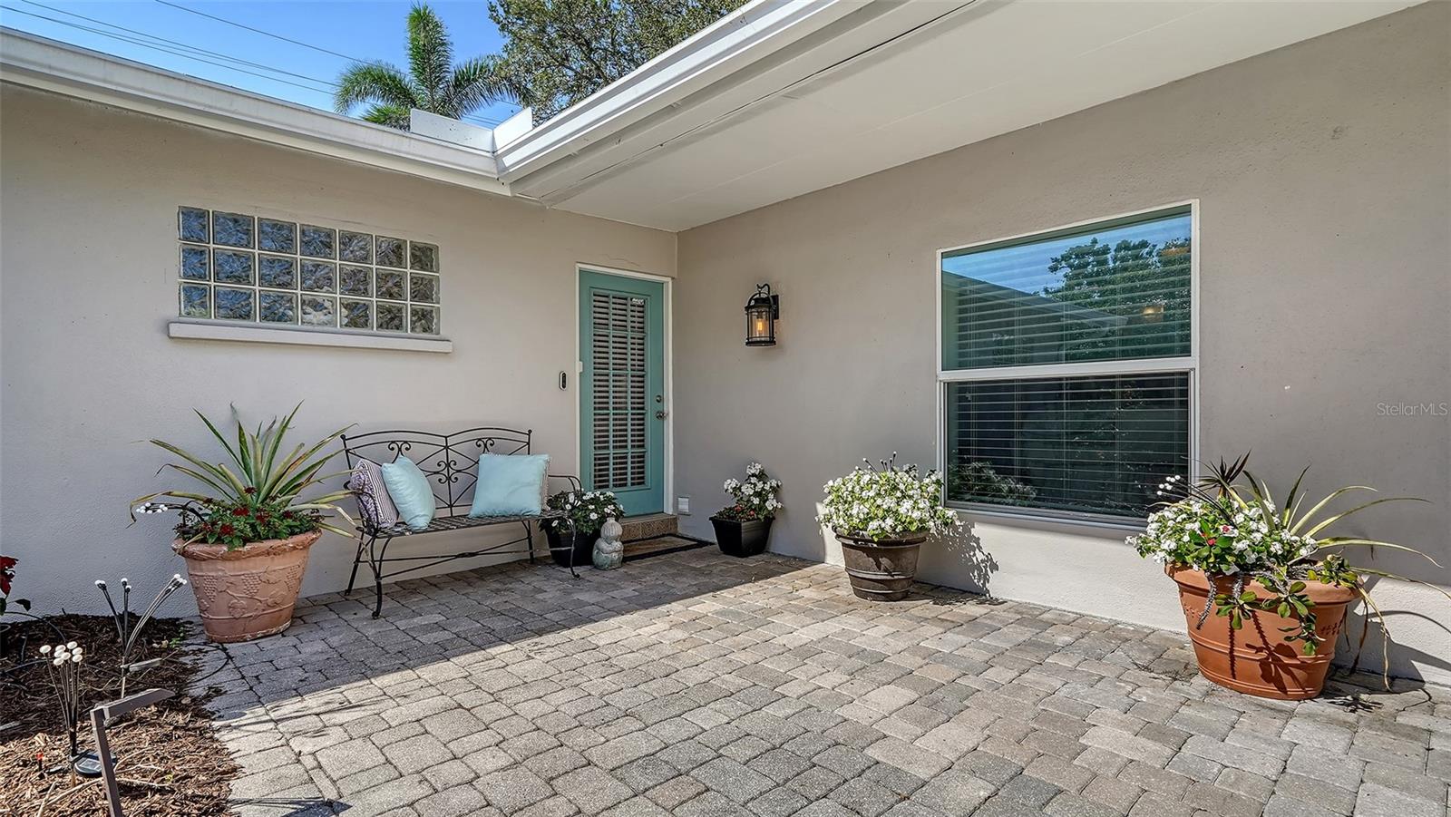 3530 Flores Ave, Sarasota, FL 34239