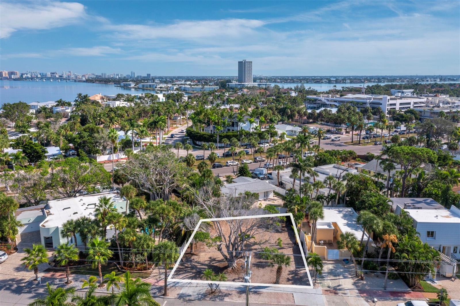 335 N Washington Dr, Sarasota, FL 34236
