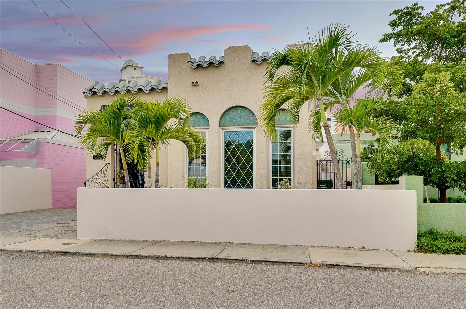 446 Burns Ct, Sarasota, FL 34236