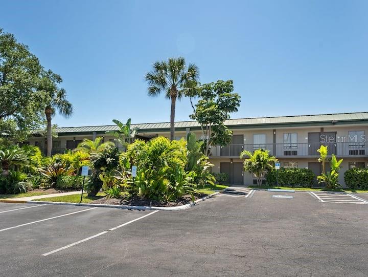7150 N Tamiami Trl #S-613, Sarasota, FL 34243