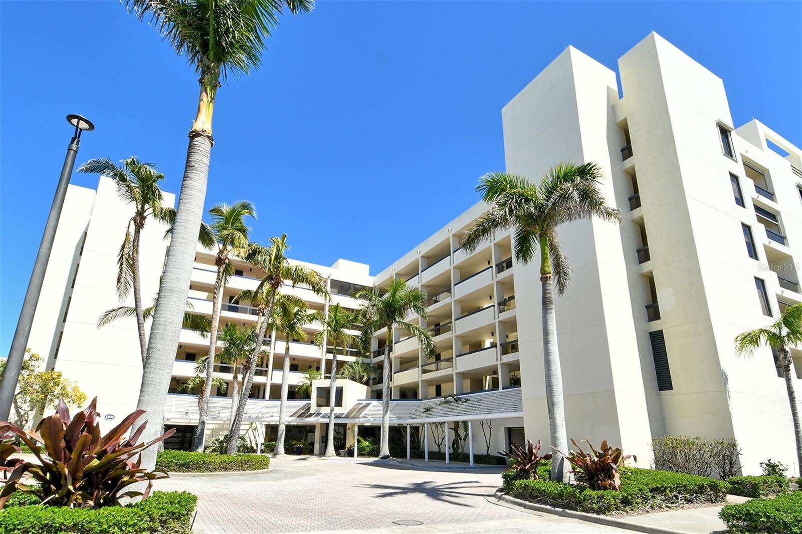 1932 Harbourside Dr #217, Longboat Key, FL 34228