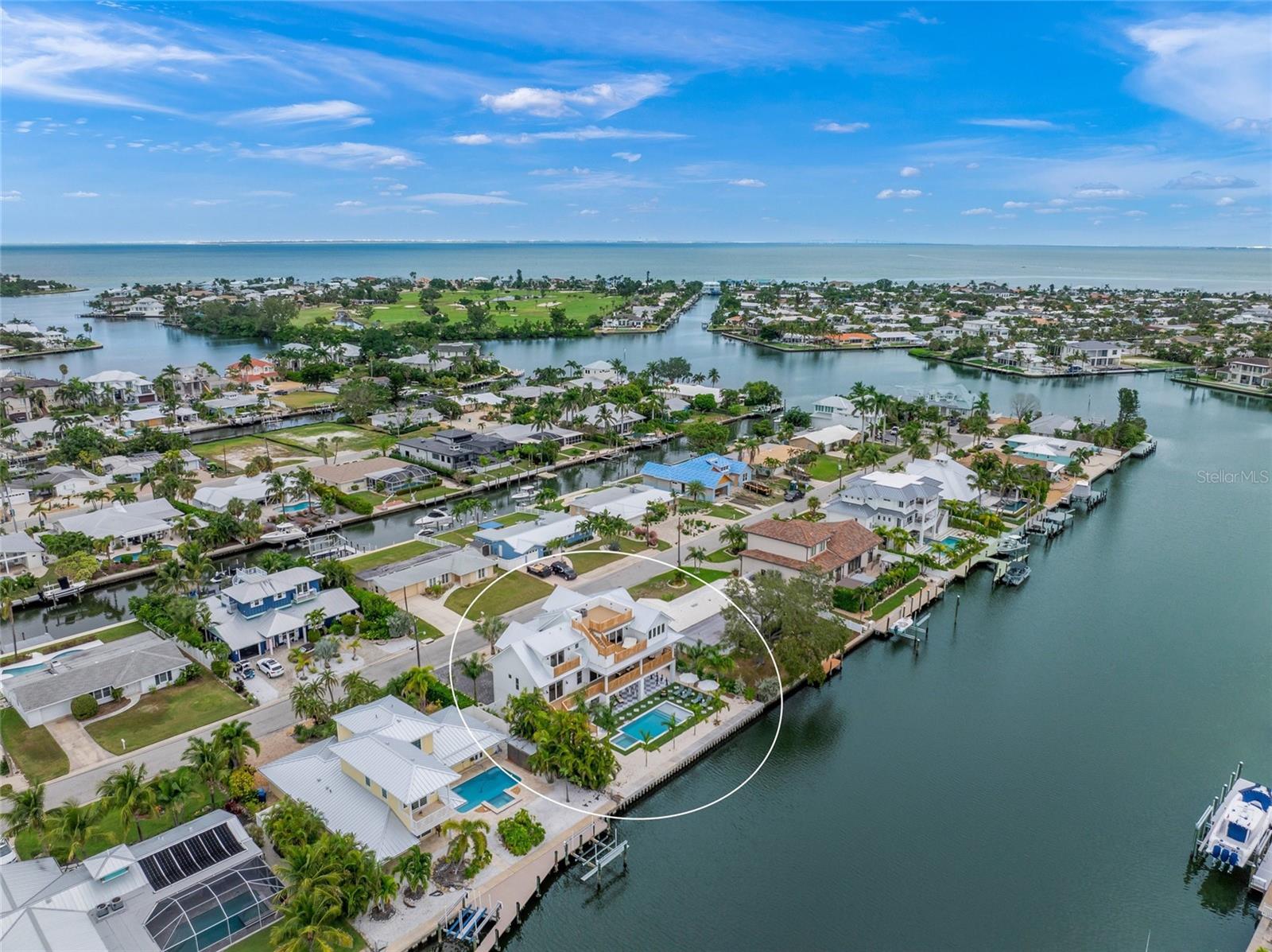 525 68th St, Holmes Beach, FL 34217